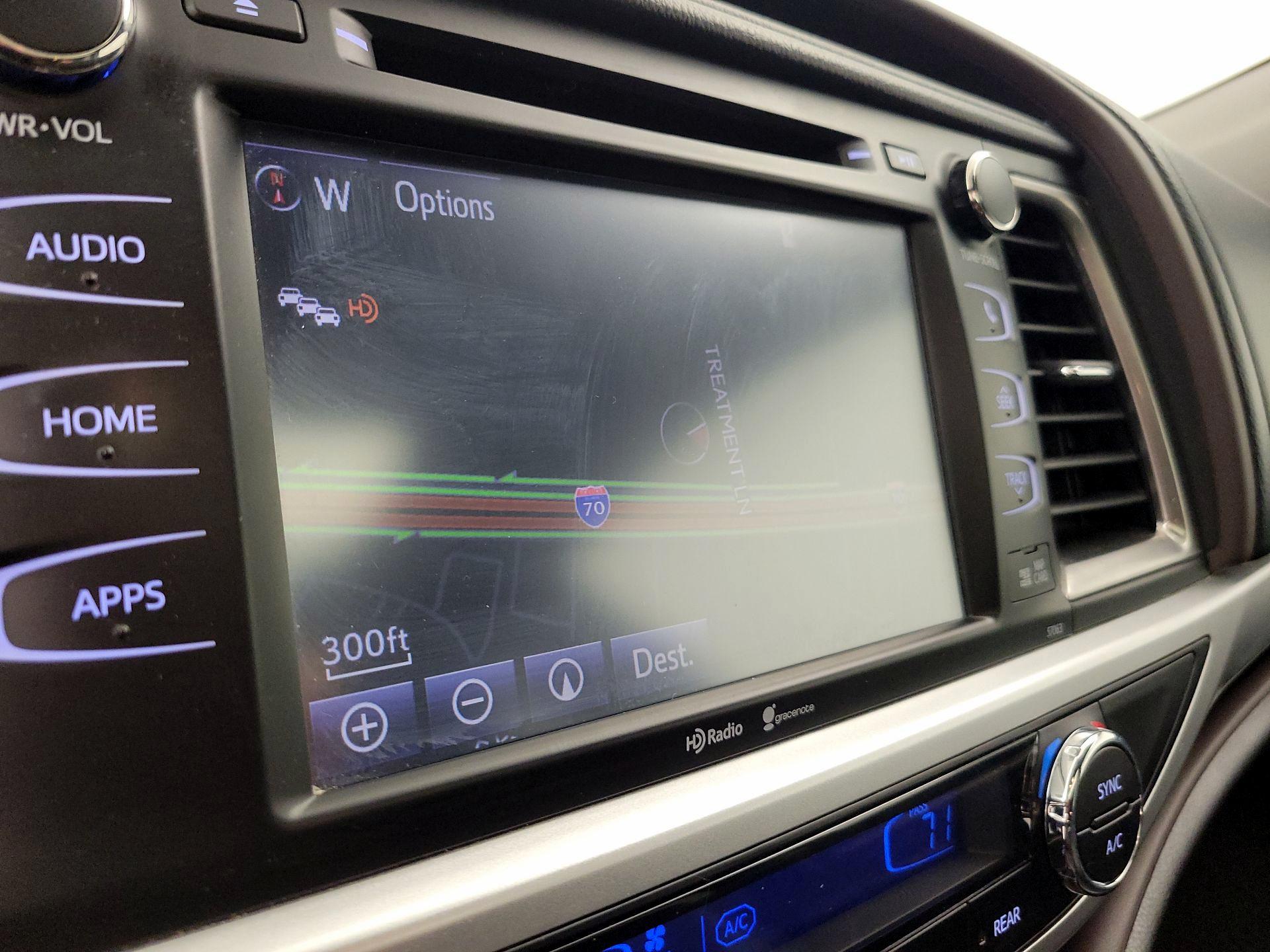 Thumbnail: 2015 Toyota Highlander - 14