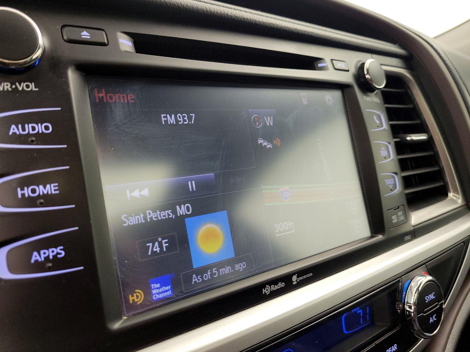 Thumbnail: 2015 Toyota Highlander - 16