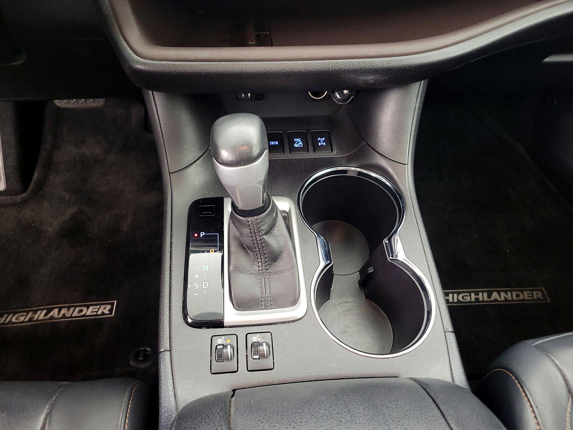 Thumbnail: 2015 Toyota Highlander - 18