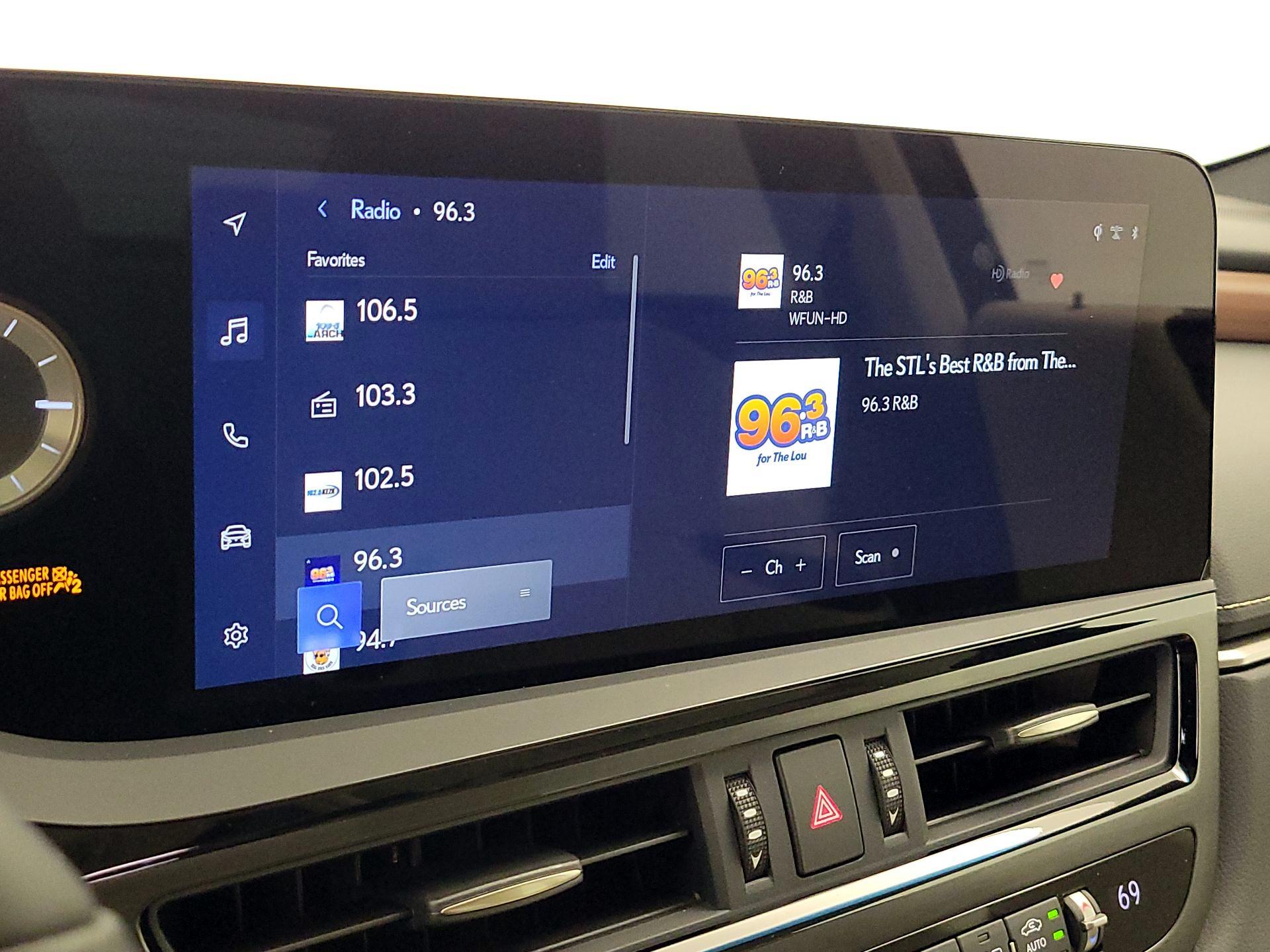 Thumbnail: 2025 Lexus ES - 15