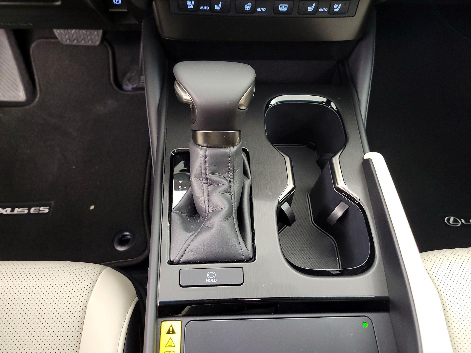 Thumbnail: 2025 Lexus ES - 17