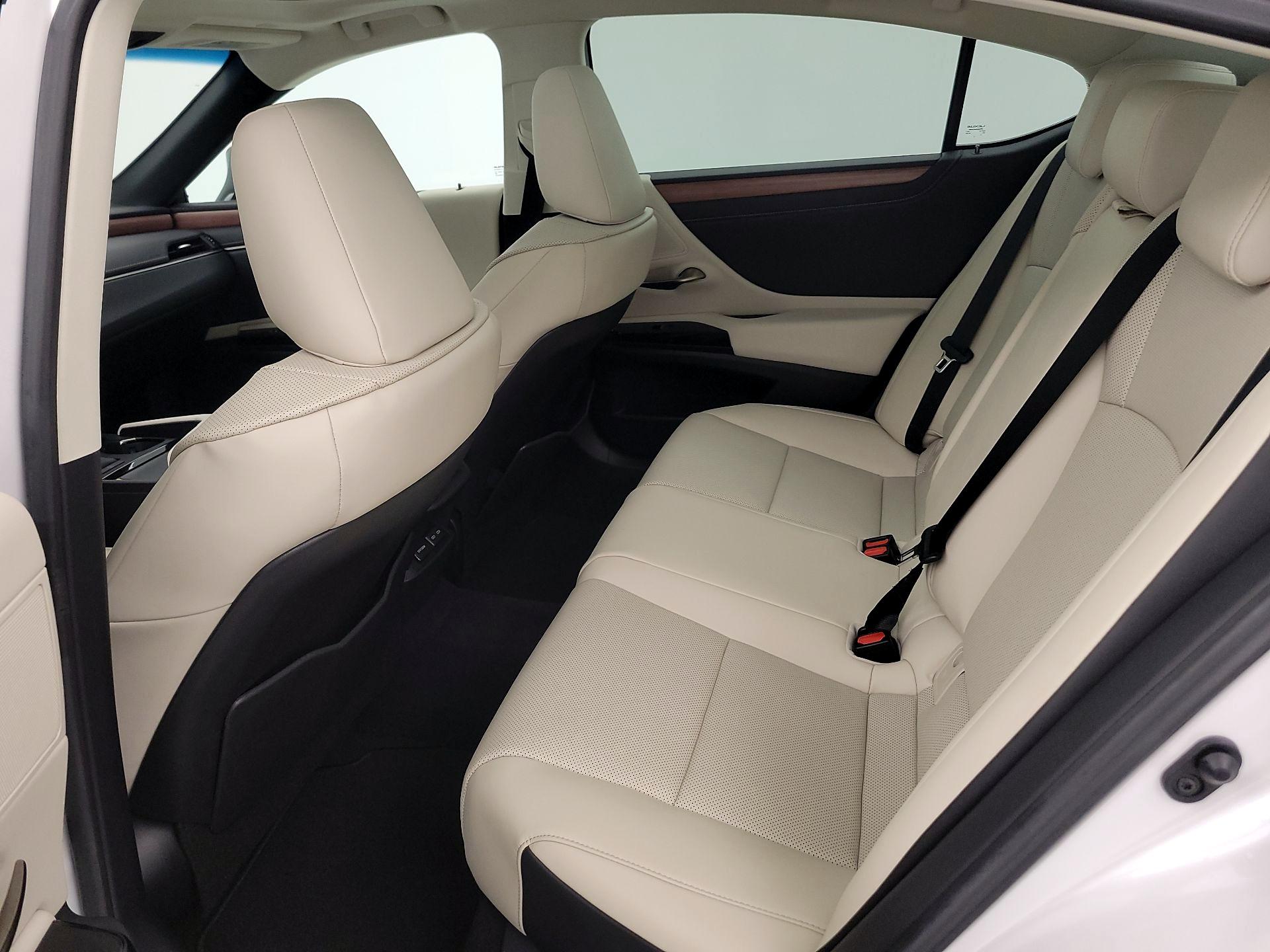 Thumbnail: 2025 Lexus ES - 20