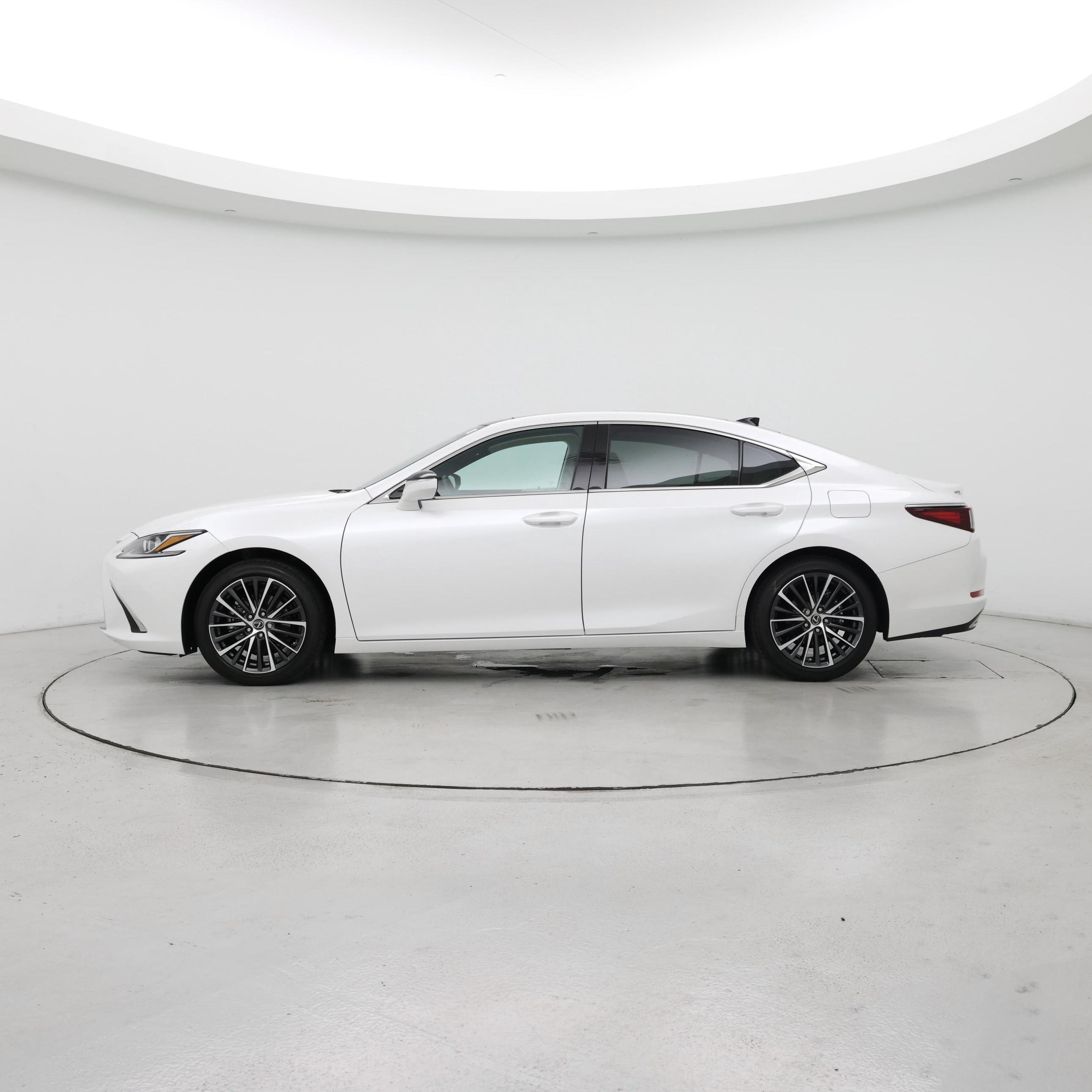 Thumbnail: 2025 Lexus ES - 3