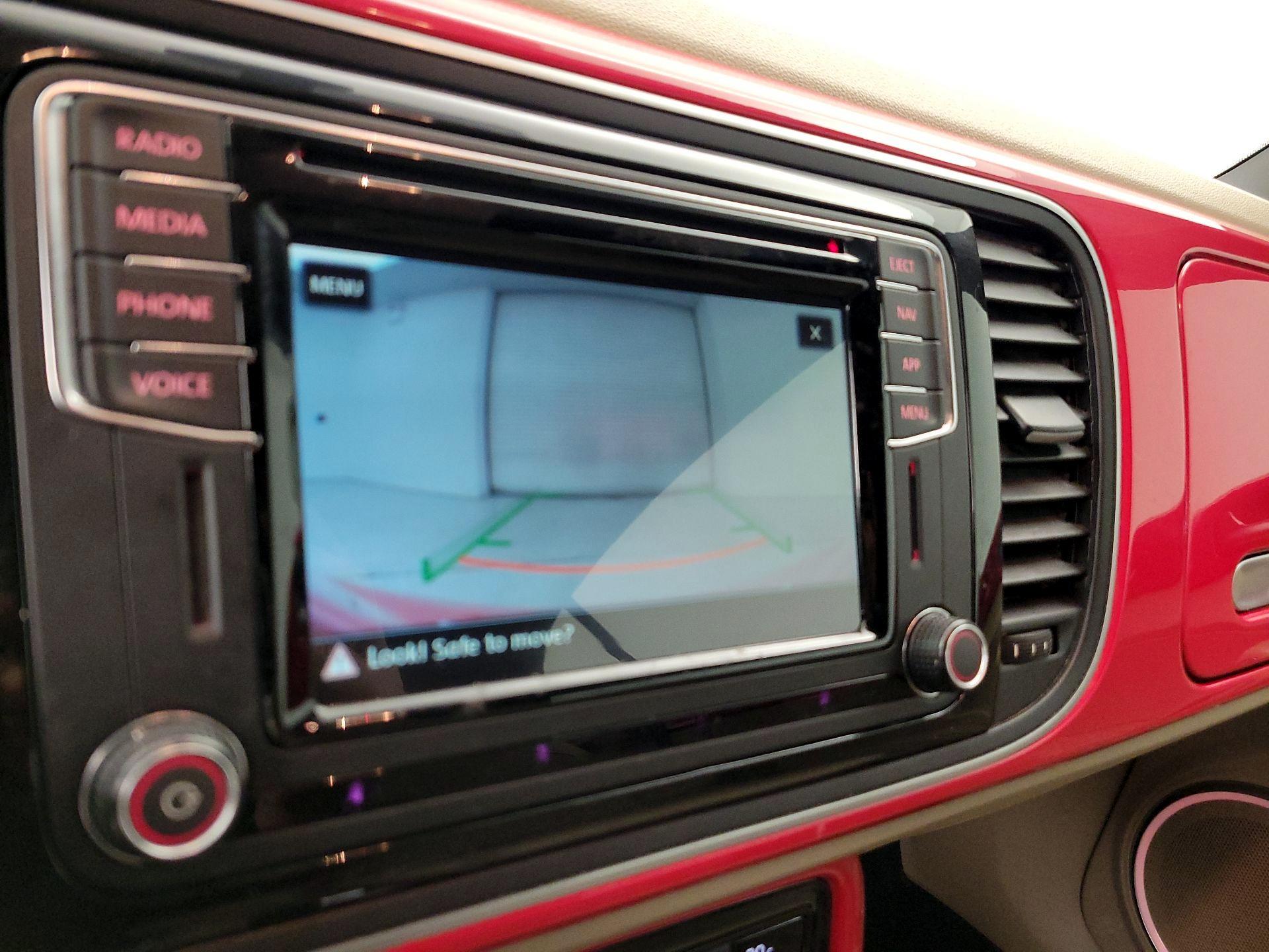 Thumbnail: 2018 Volkswagen Beetle - 14