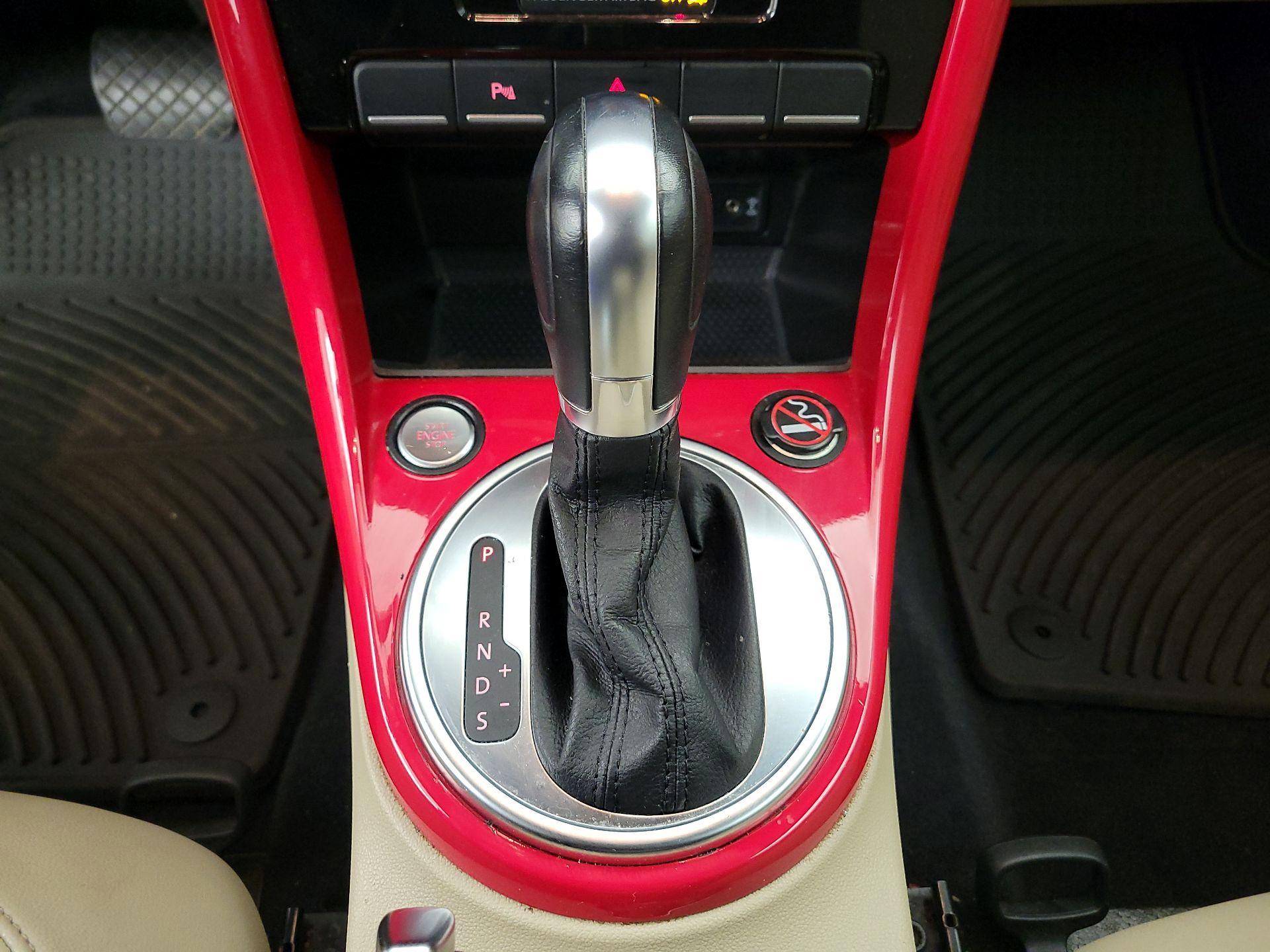 Thumbnail: 2018 Volkswagen Beetle - 17