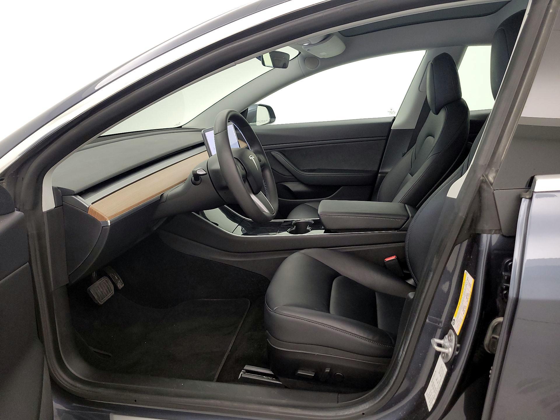 Thumbnail: 2020 Tesla Model 3 - 11