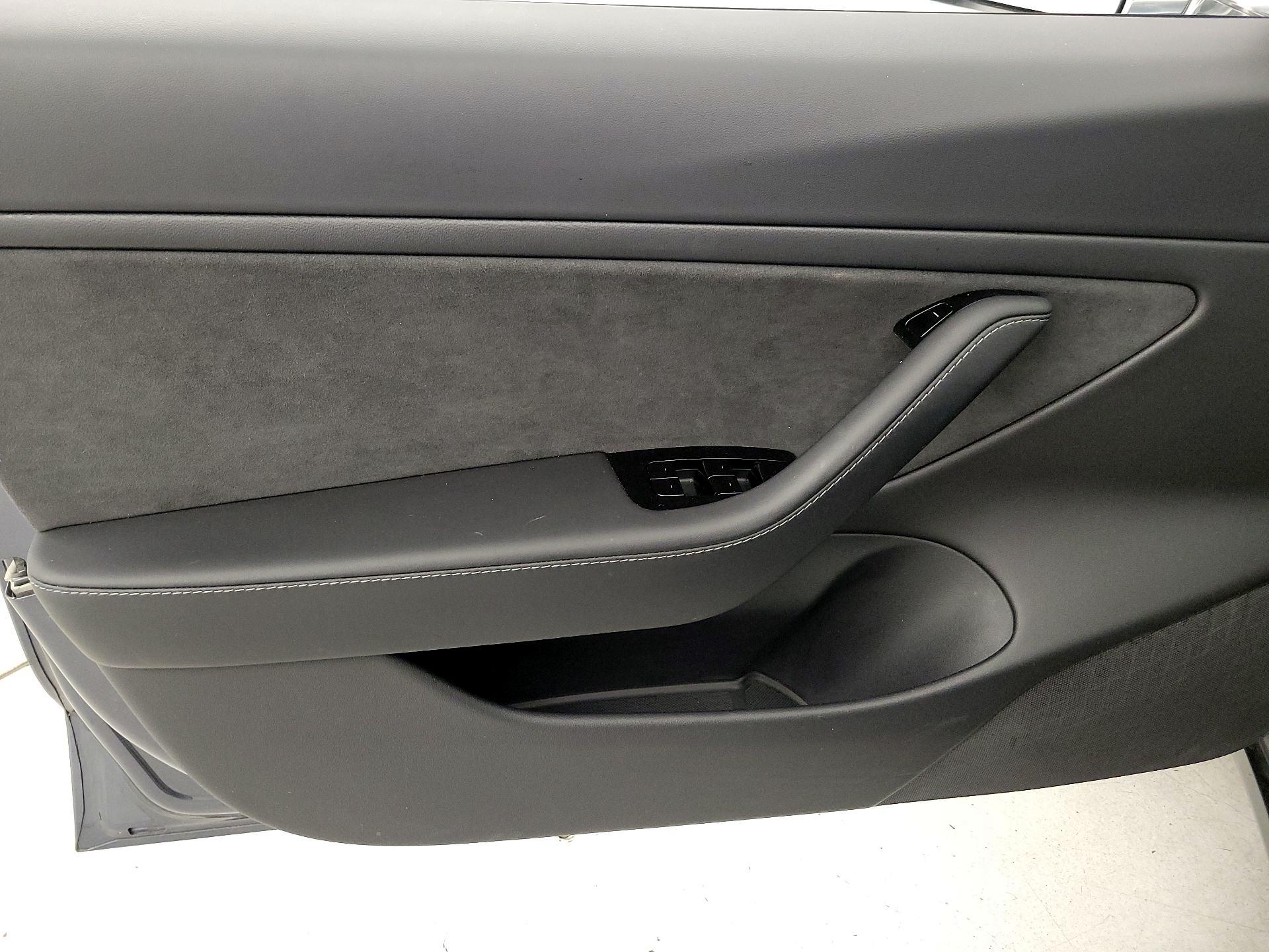 Thumbnail: 2020 Tesla Model 3 - 12