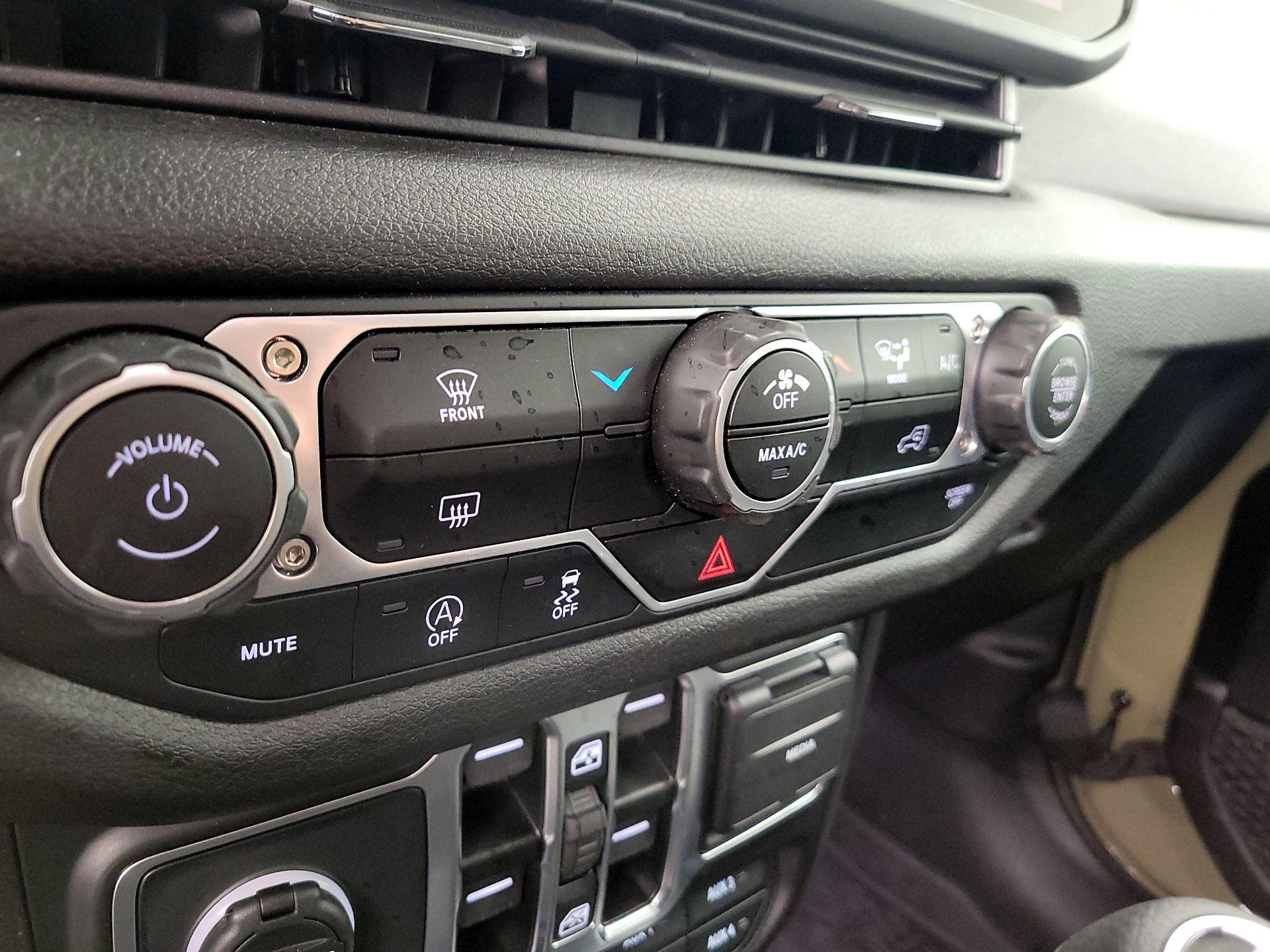 Thumbnail: 2025 Jeep Wrangler - 16