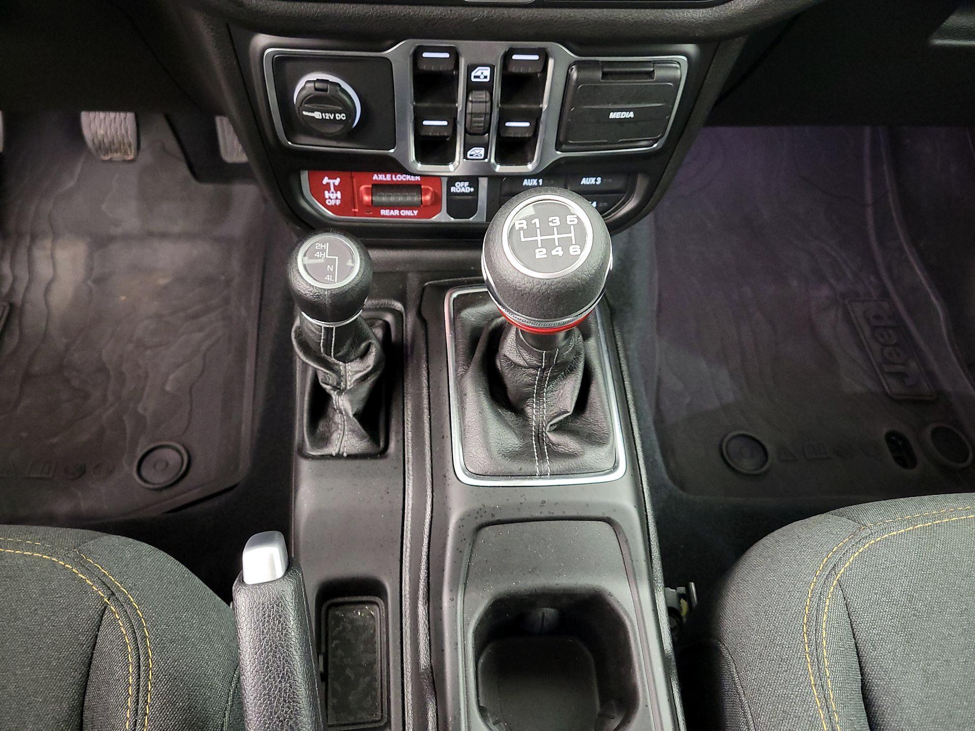 Thumbnail: 2025 Jeep Wrangler - 17