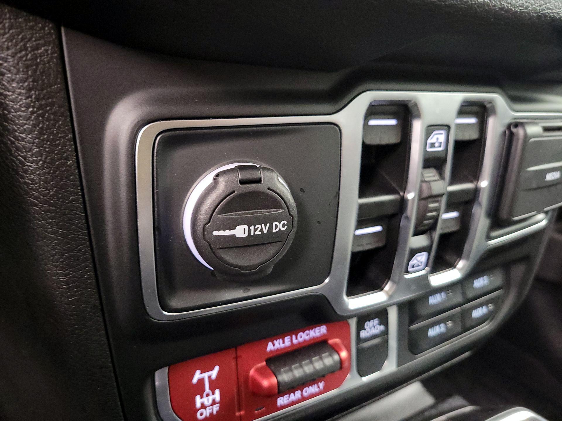 Thumbnail: 2025 Jeep Wrangler - 18