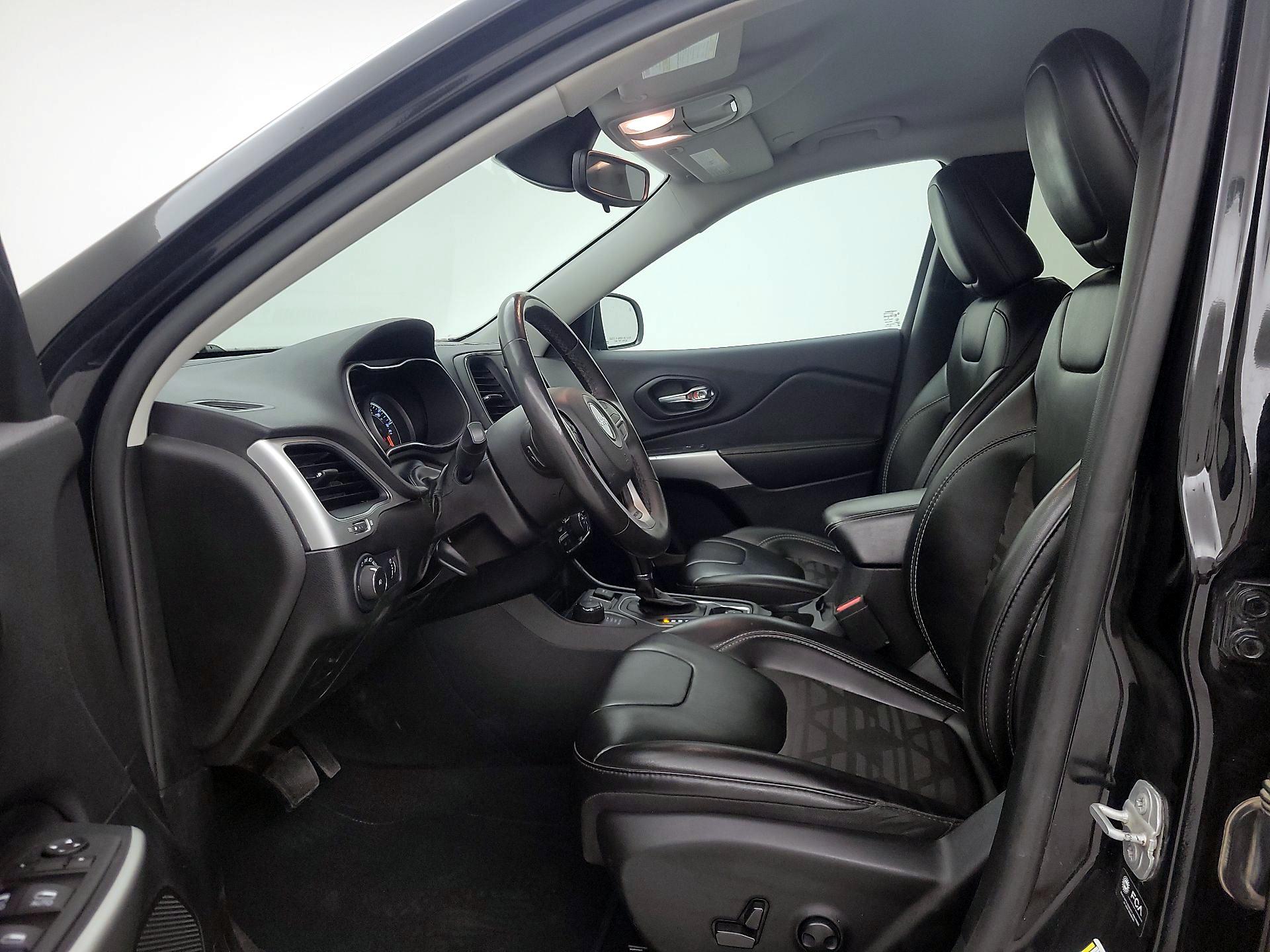 Thumbnail: 2022 Jeep Cherokee - 11