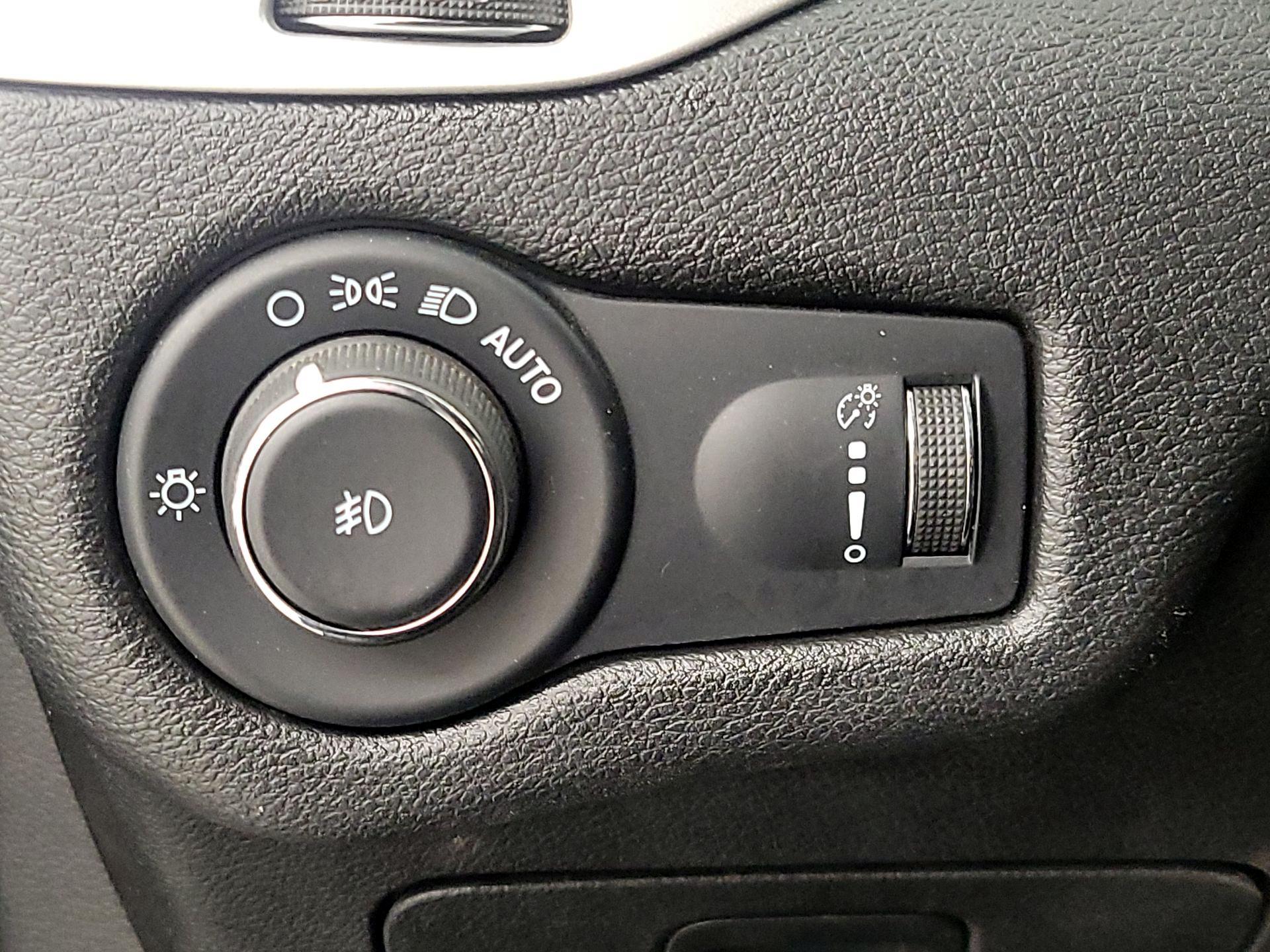 Thumbnail: 2022 Jeep Cherokee - 13