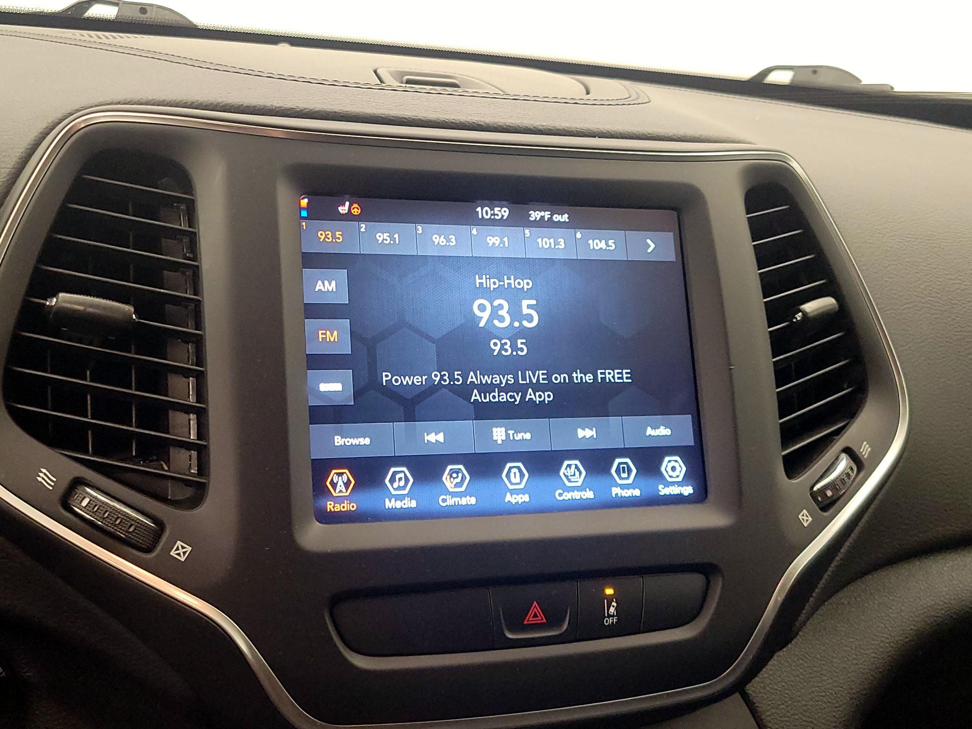 Thumbnail: 2022 Jeep Cherokee - 15