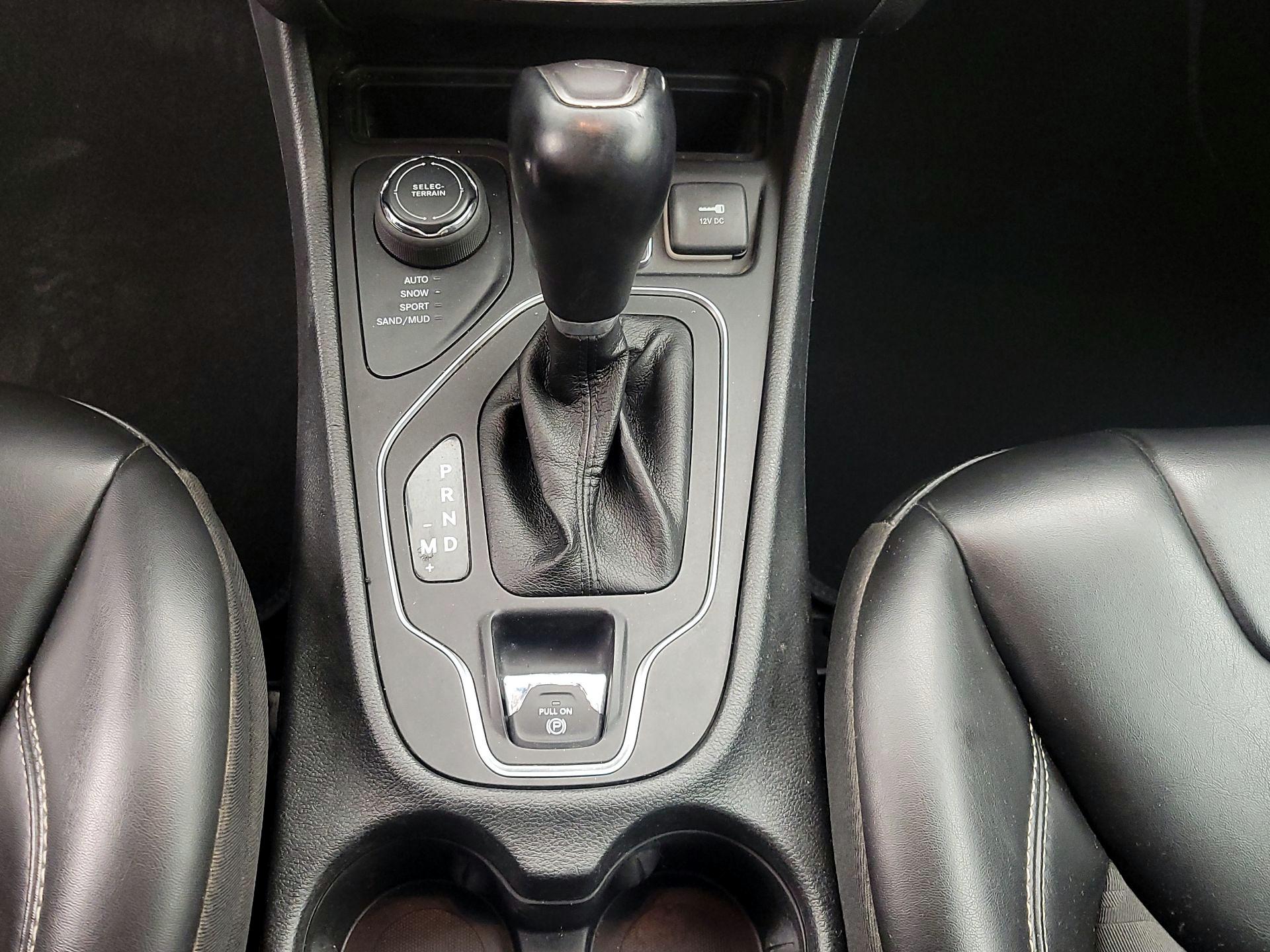 Thumbnail: 2022 Jeep Cherokee - 17