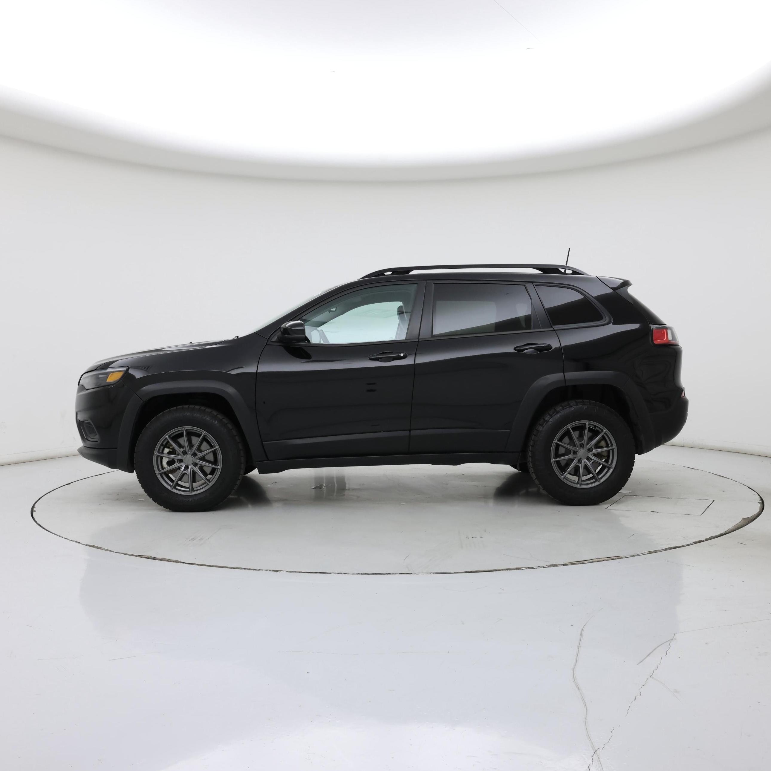Thumbnail: 2022 Jeep Cherokee - 3