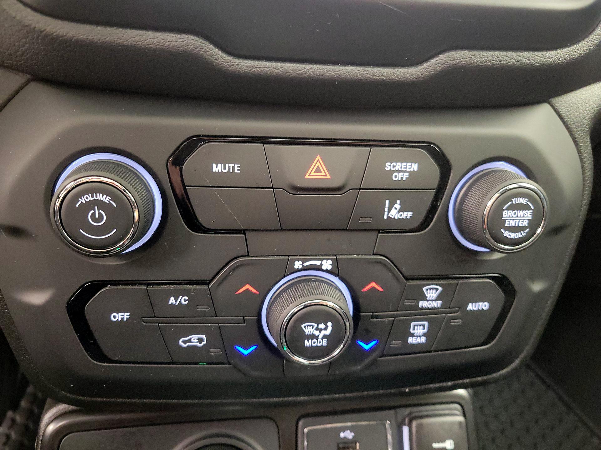 Thumbnail: 2023 Jeep Renegade - 17