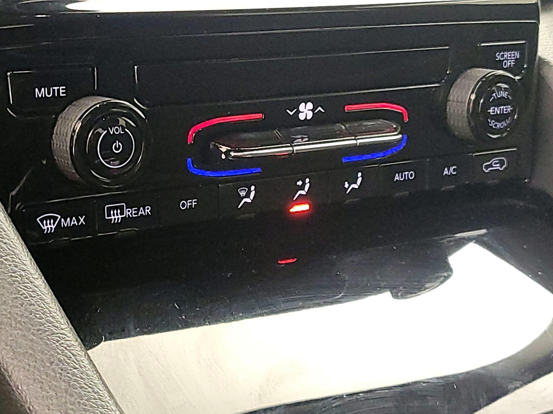 Thumbnail: 2023 Jeep Grand Cherokee - 16