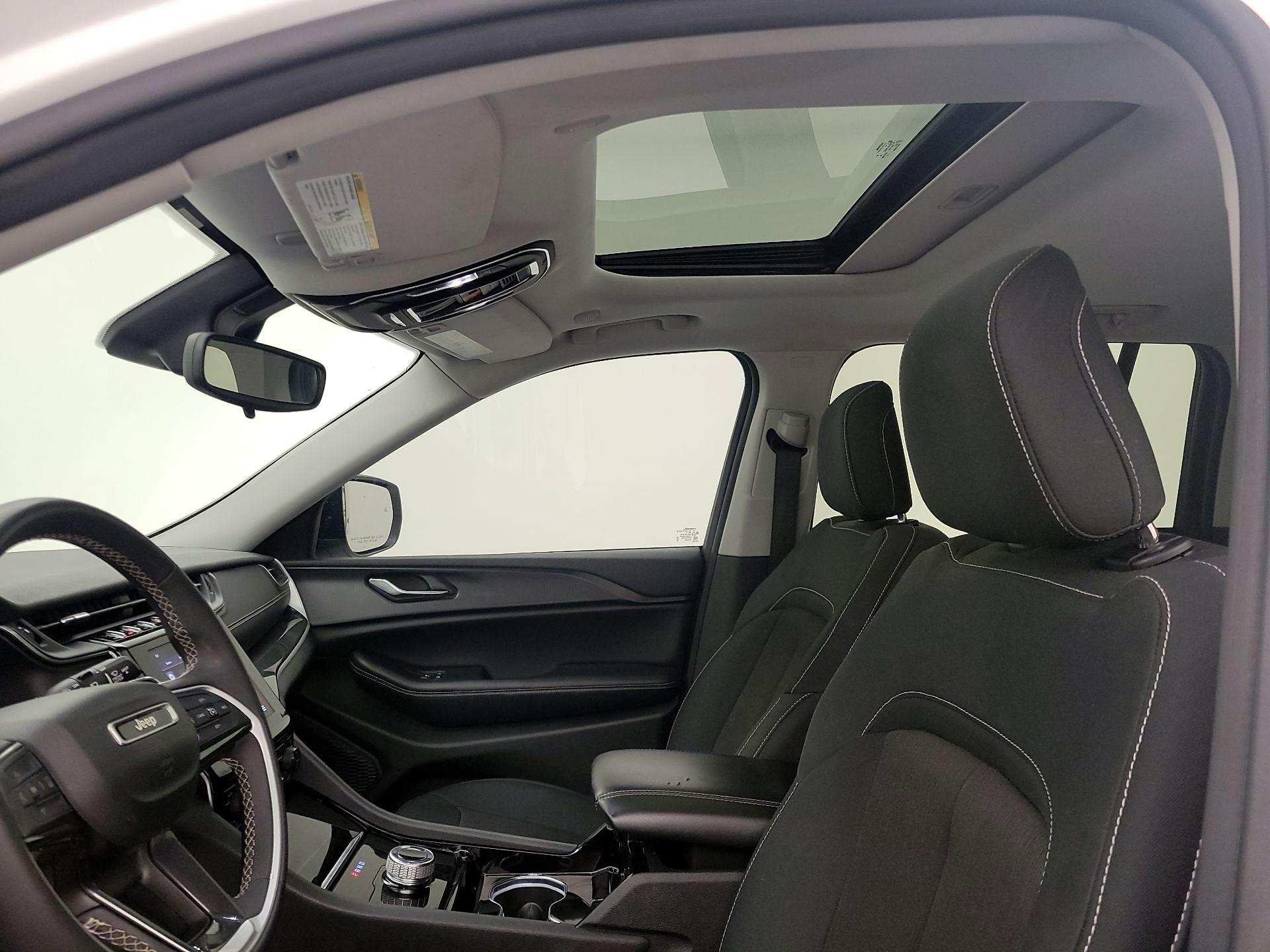 Thumbnail: 2023 Jeep Grand Cherokee - 19