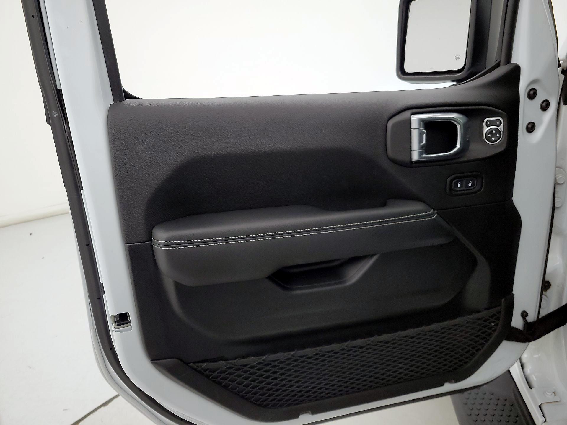 Thumbnail: 2022 Jeep Wrangler - 12