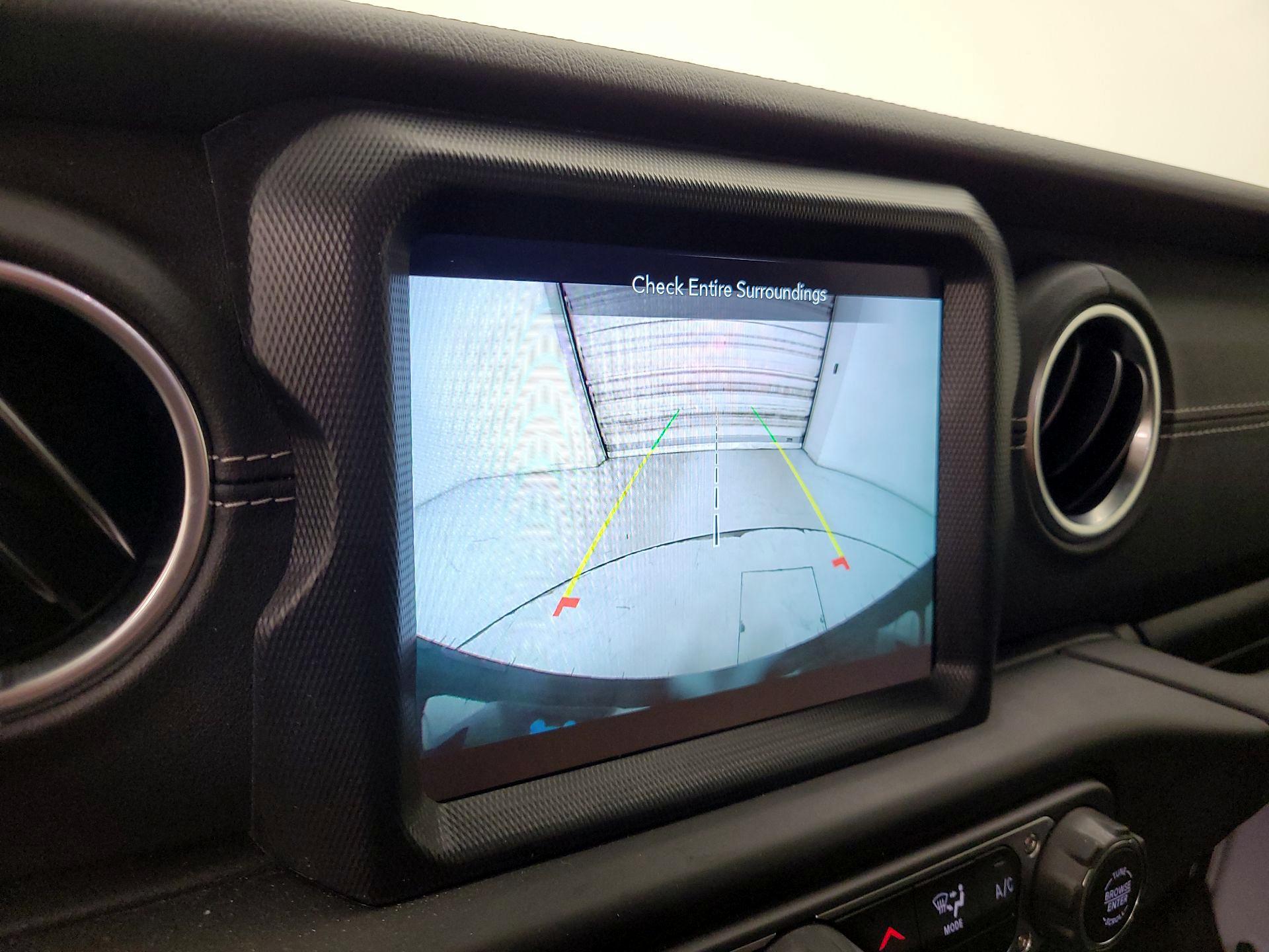 Thumbnail: 2022 Jeep Wrangler - 15