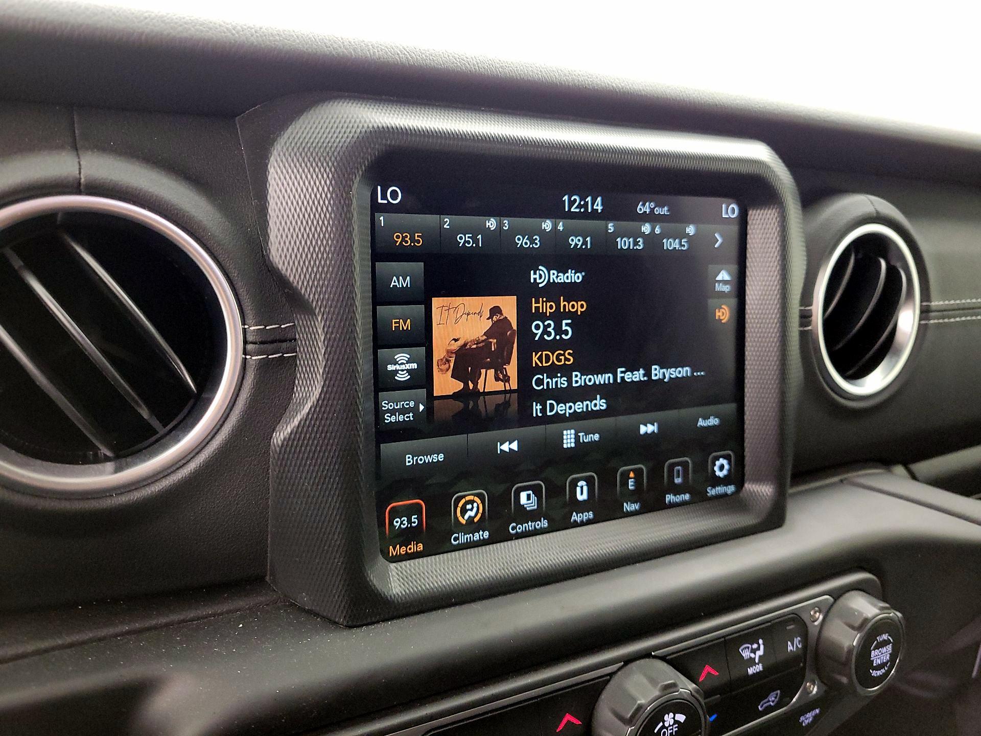 Thumbnail: 2022 Jeep Wrangler - 16