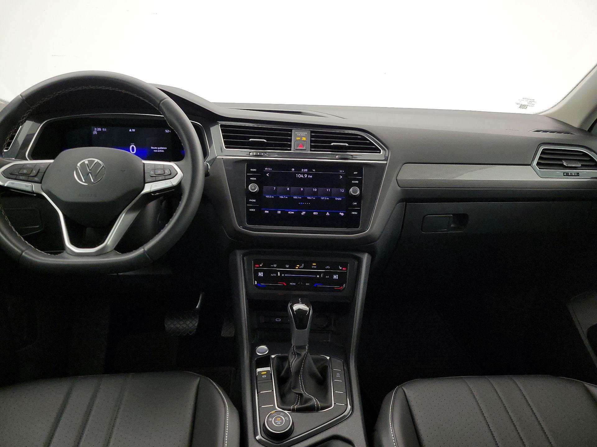 Thumbnail: 2022 Volkswagen Tiguan - 9