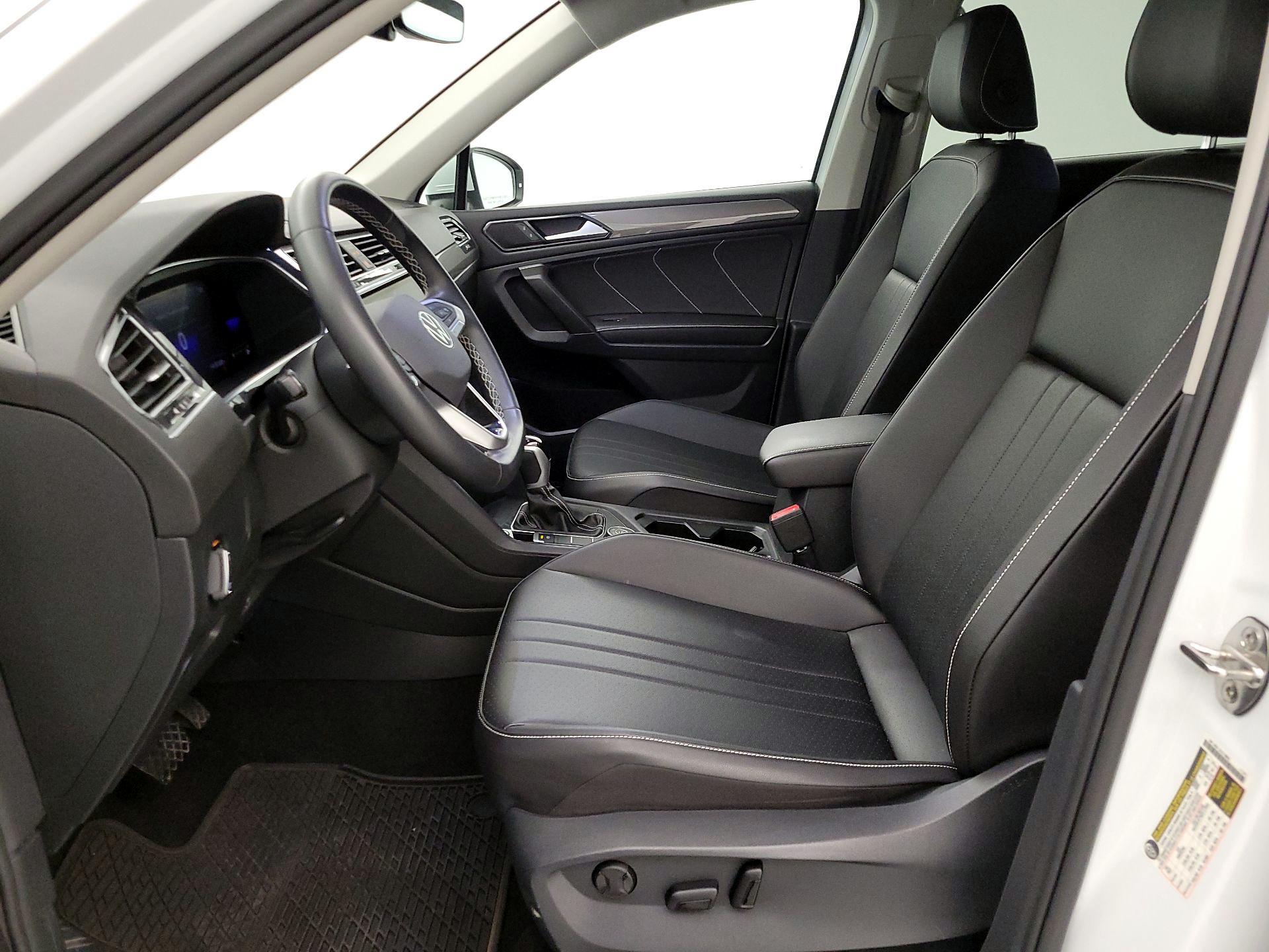 Thumbnail: 2022 Volkswagen Tiguan - 11