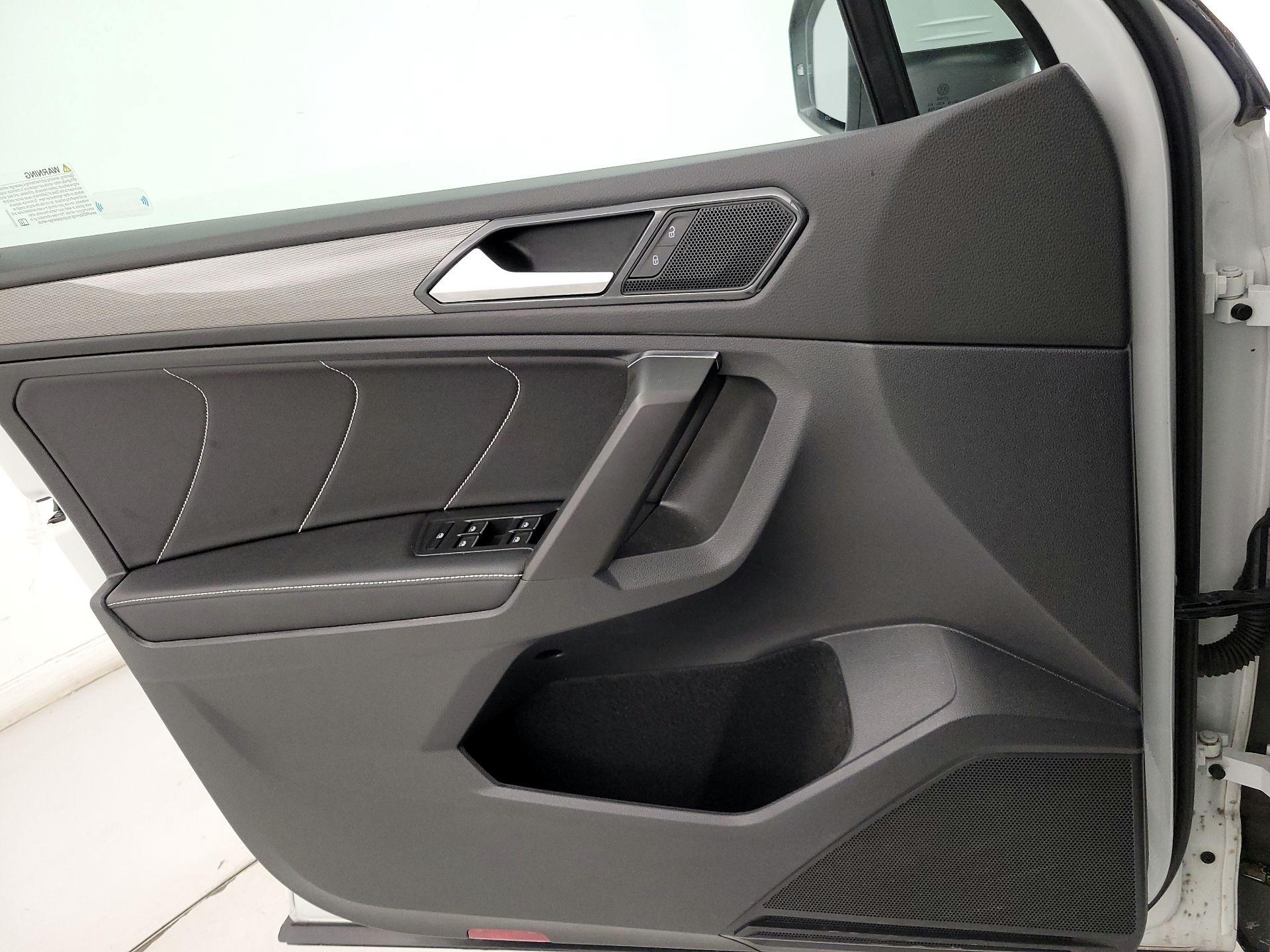 Thumbnail: 2022 Volkswagen Tiguan - 12