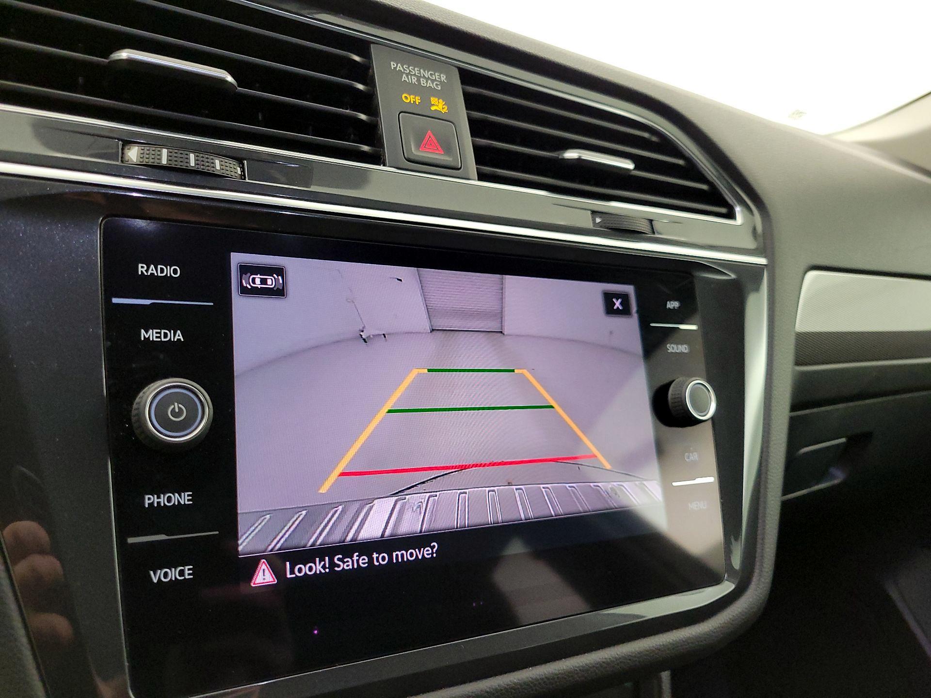 Thumbnail: 2022 Volkswagen Tiguan - 14