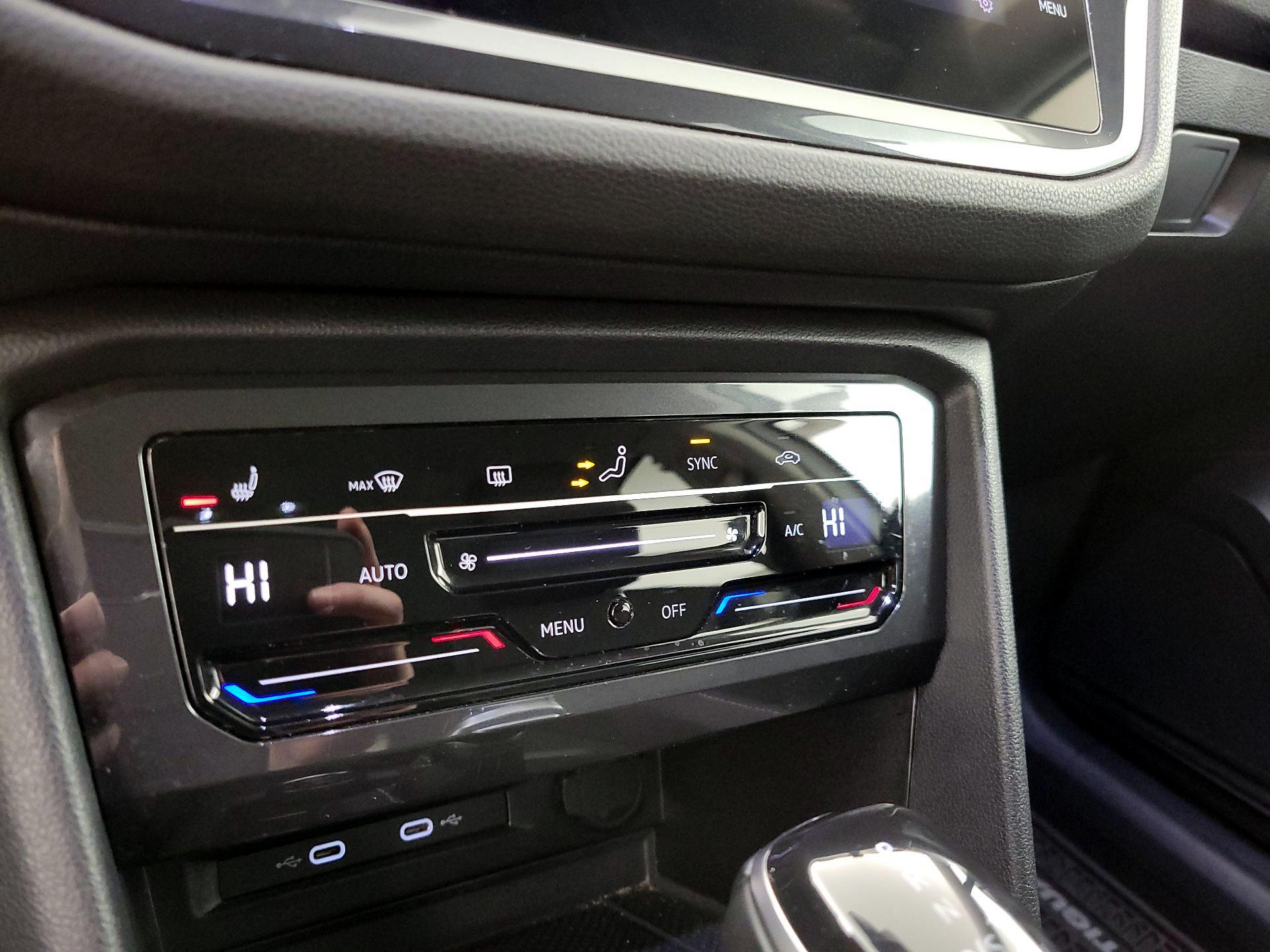 Thumbnail: 2022 Volkswagen Tiguan - 16