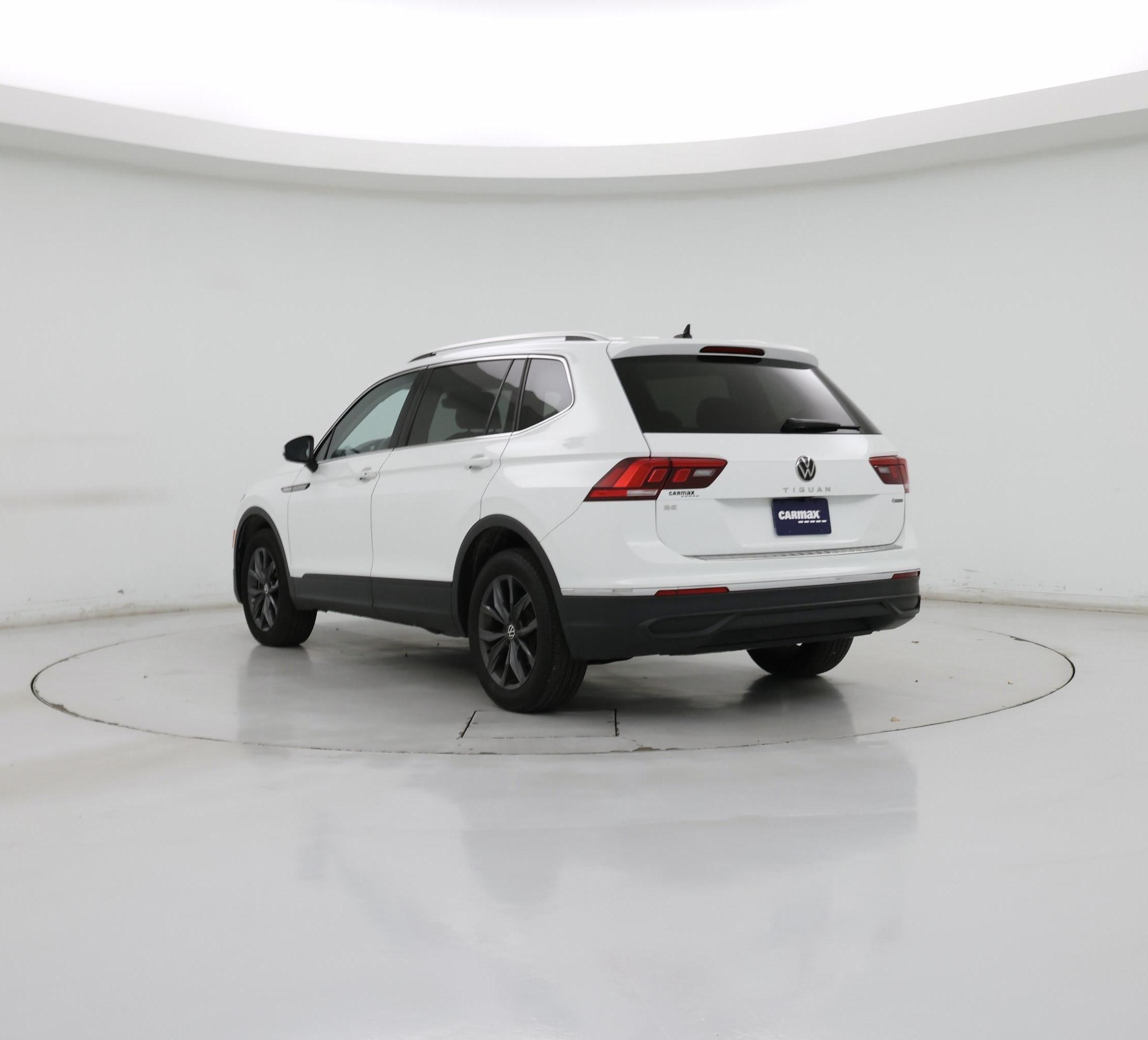 Thumbnail: 2022 Volkswagen Tiguan - 2