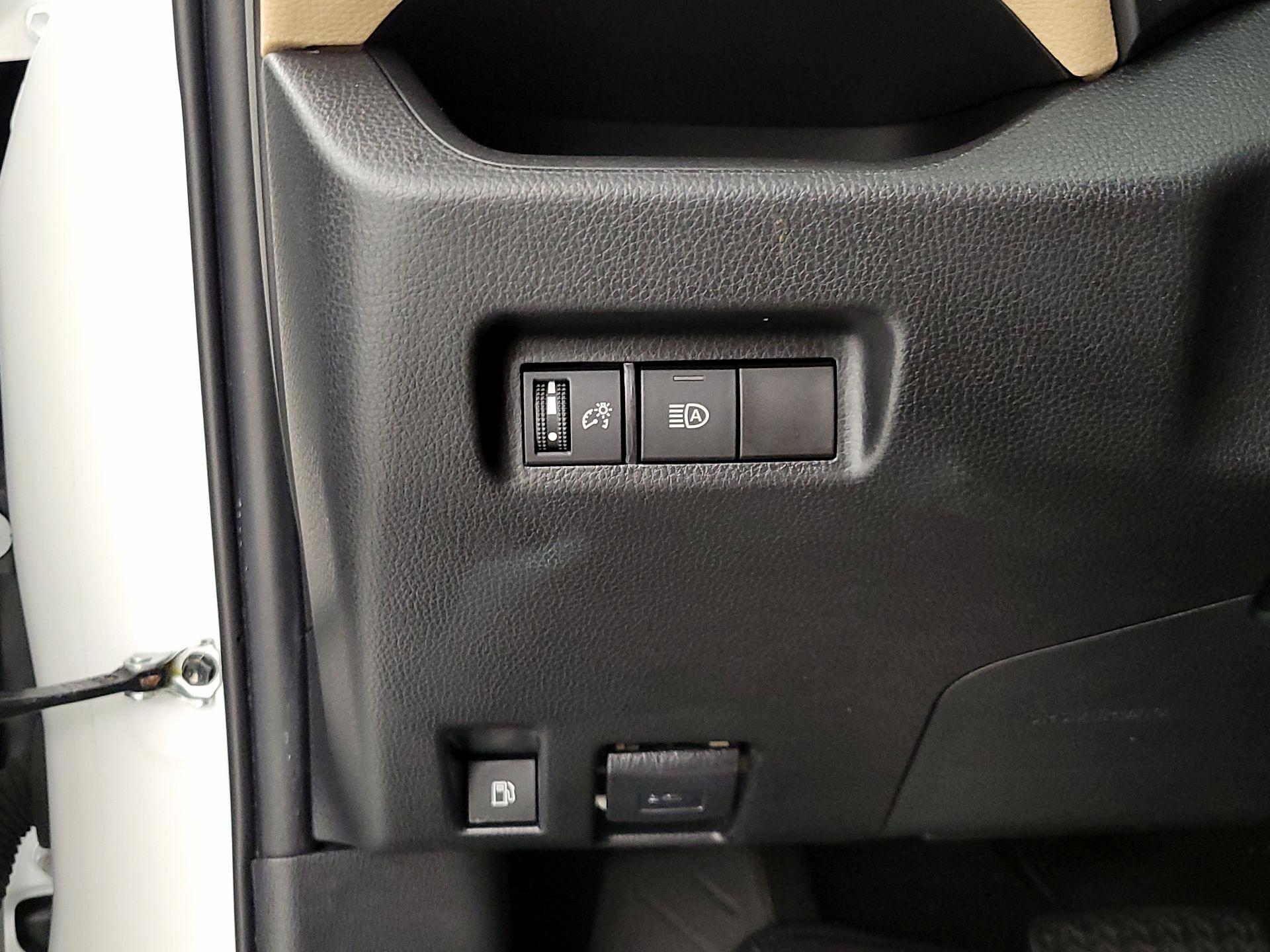 Thumbnail: 2022 Toyota RAV4 - 13