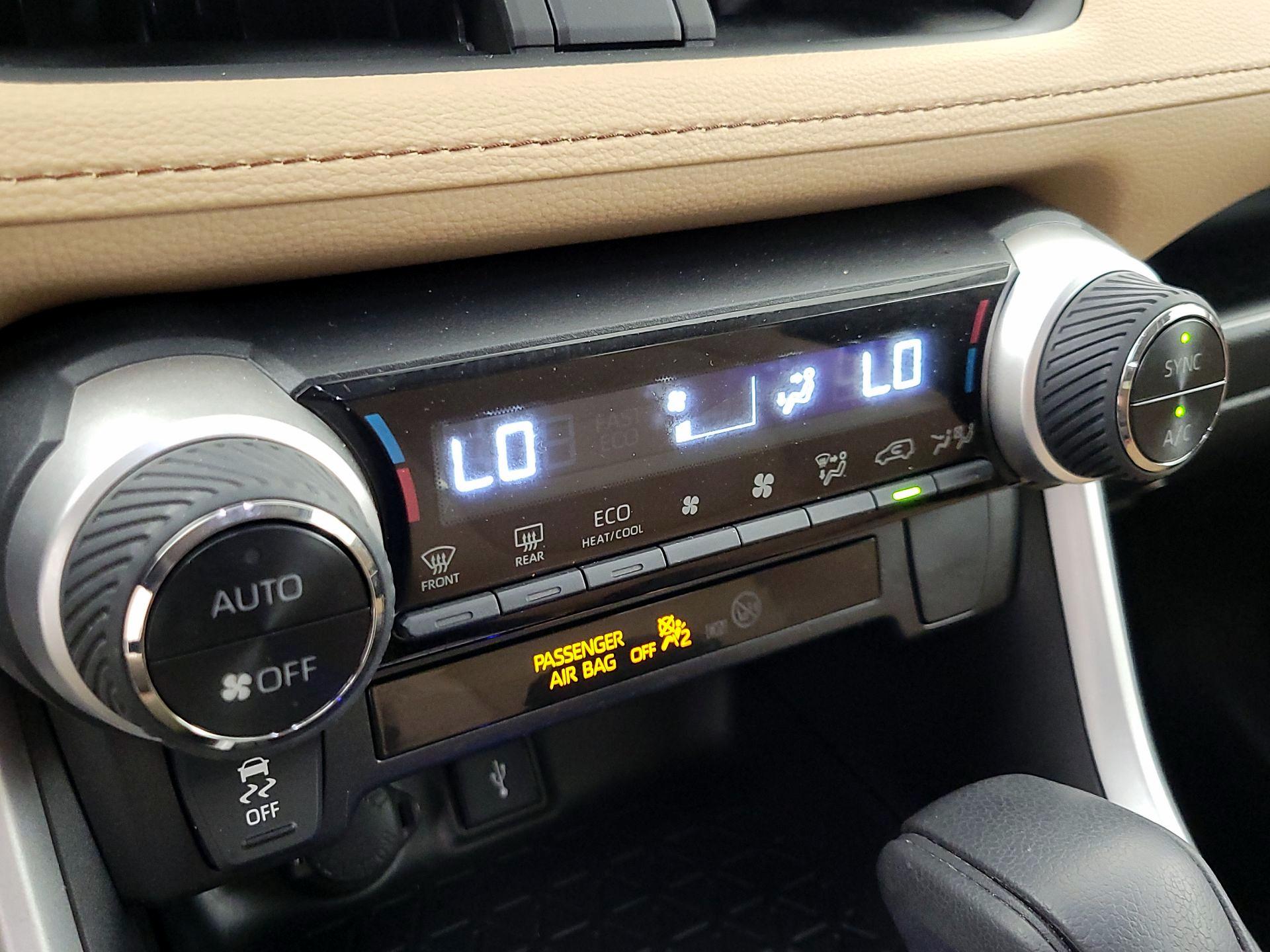 Thumbnail: 2022 Toyota RAV4 - 16