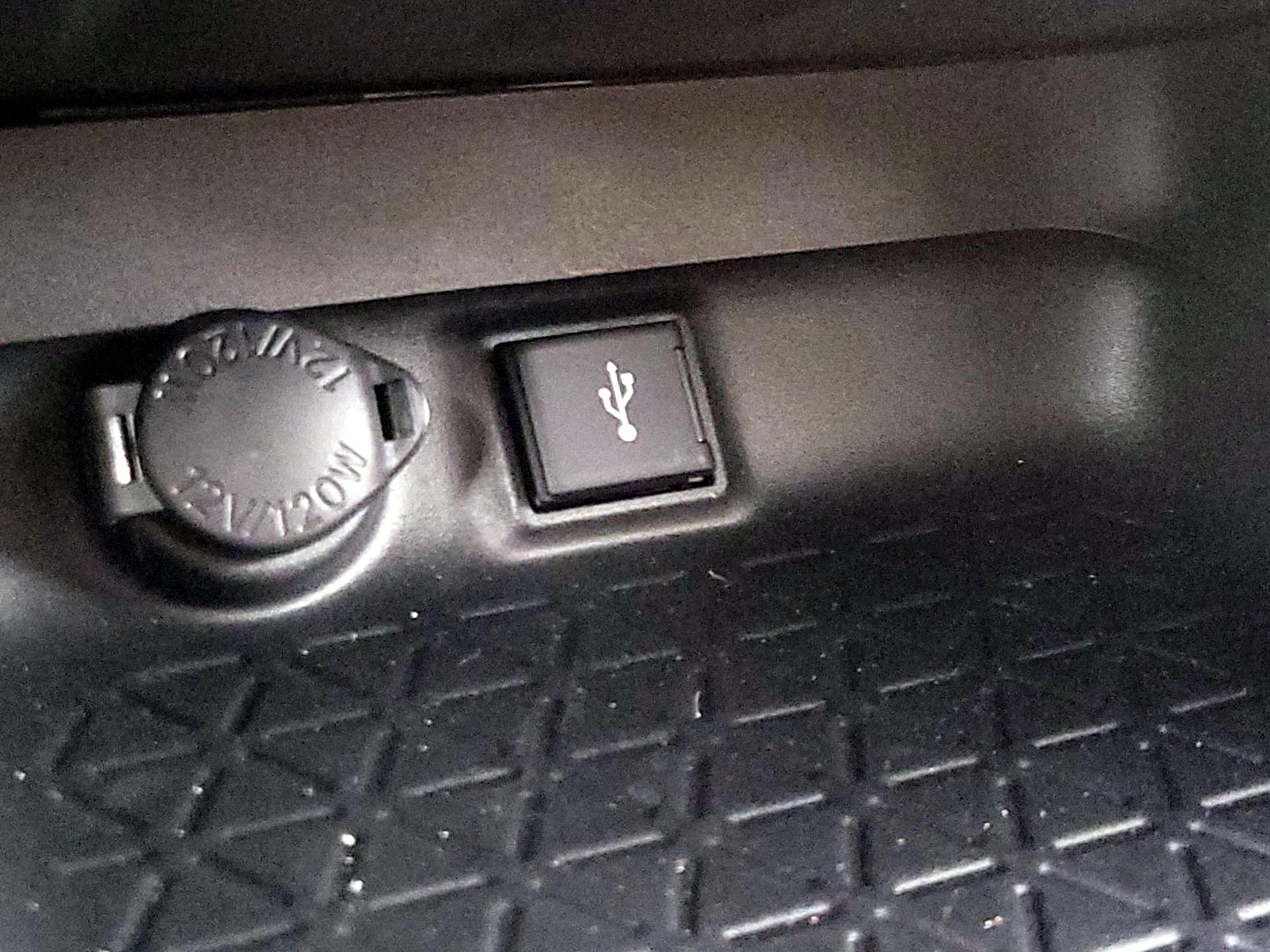 Thumbnail: 2022 Toyota RAV4 - 18