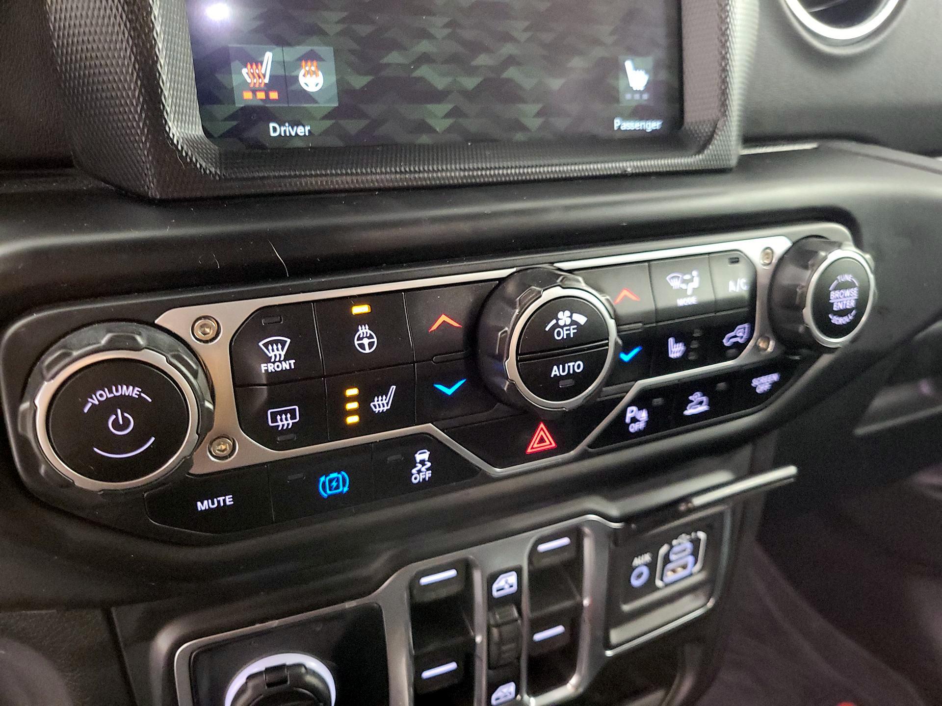 Thumbnail: 2021 Jeep Wrangler - 17