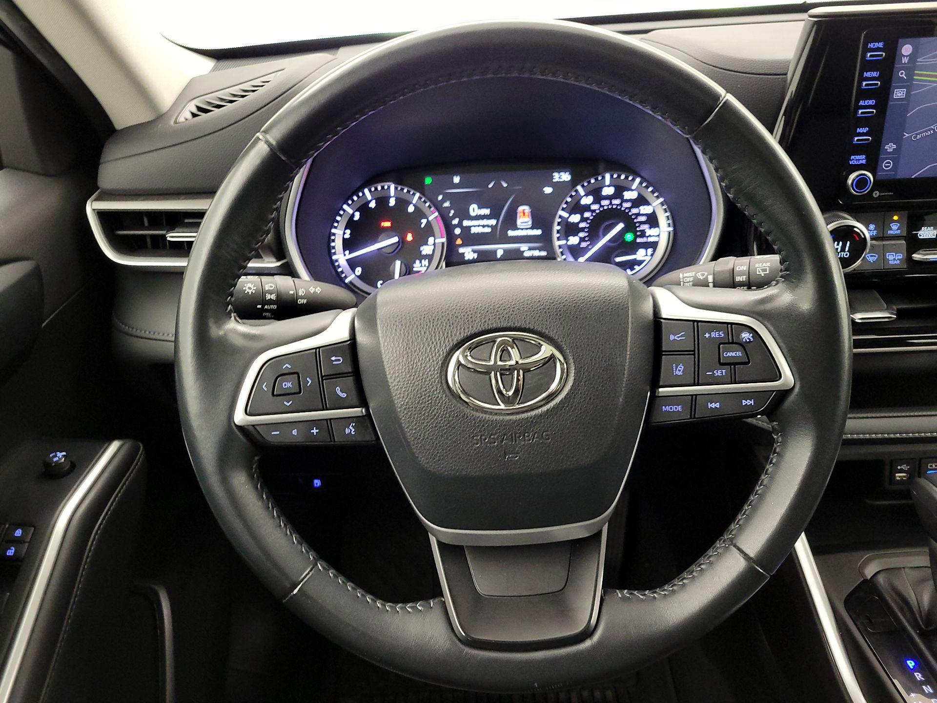 Thumbnail: 2022 Toyota Highlander - 10