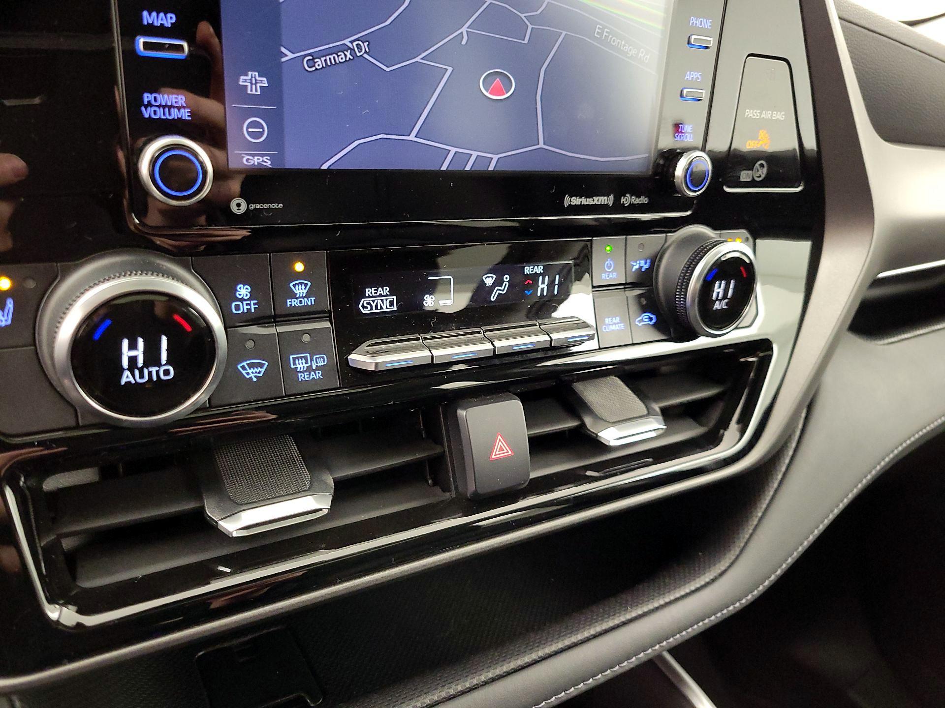 Thumbnail: 2022 Toyota Highlander - 17