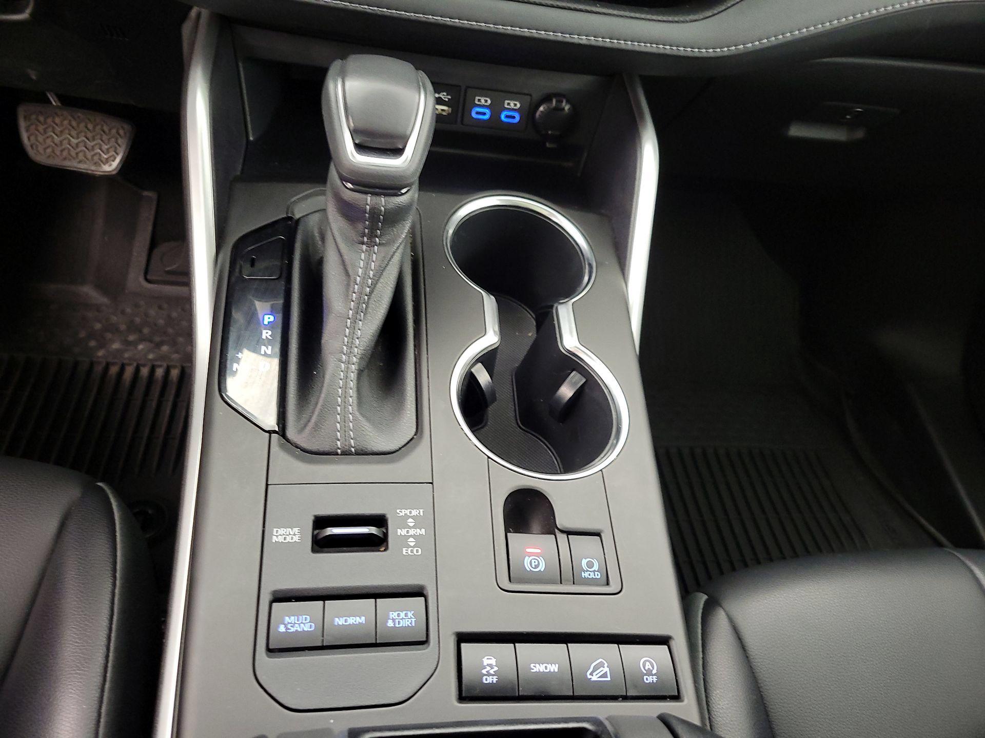 Thumbnail: 2022 Toyota Highlander - 18