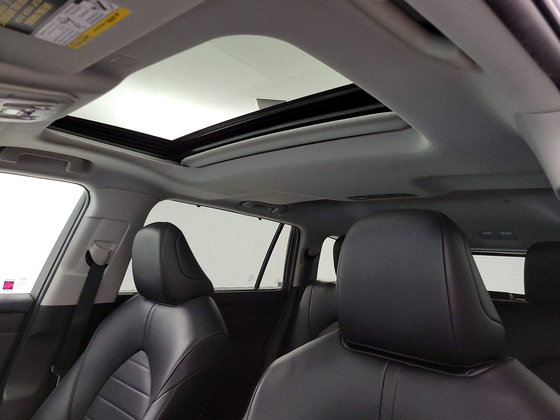 Thumbnail: 2022 Toyota Highlander - 20