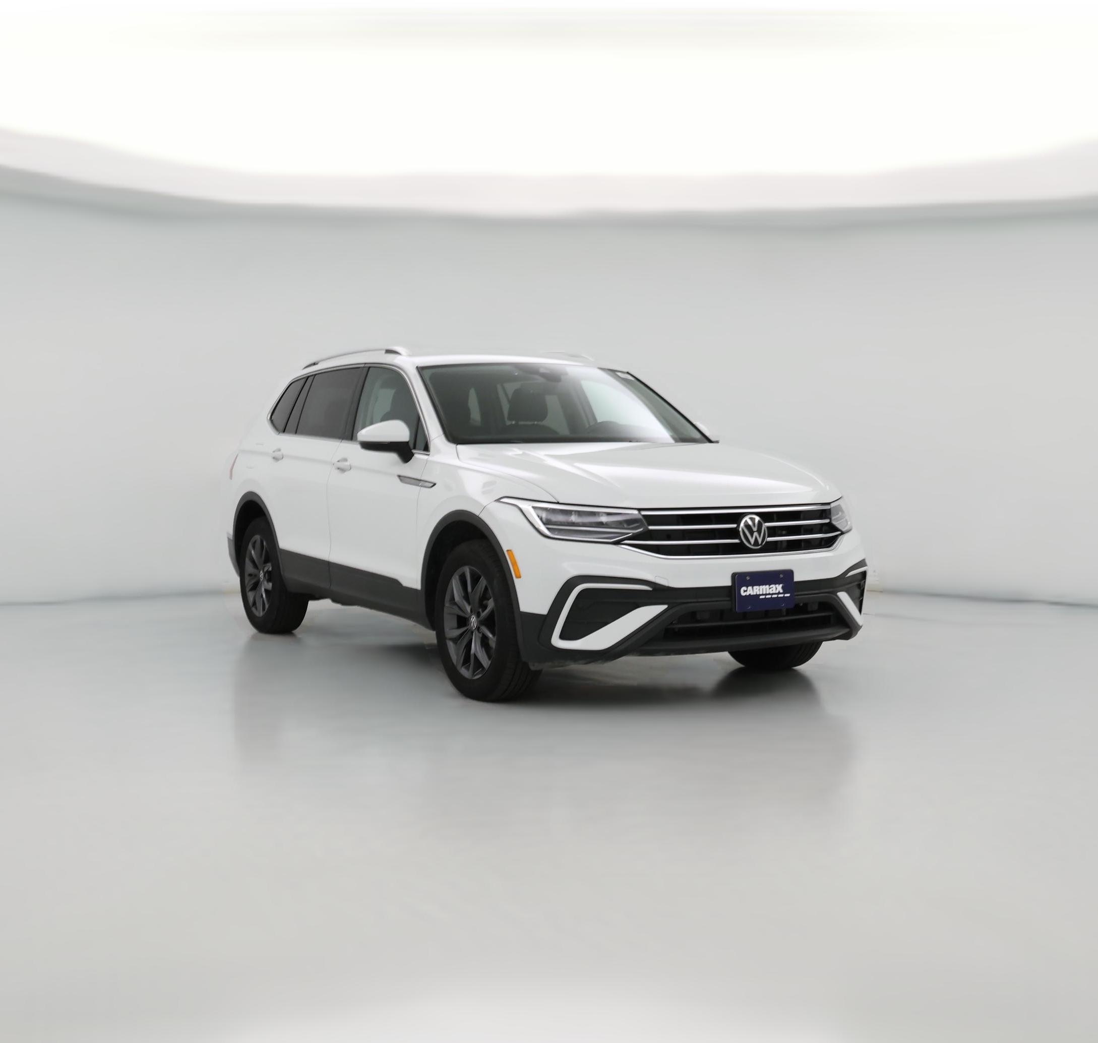 Thumbnail: 2022 Volkswagen Tiguan - 1
