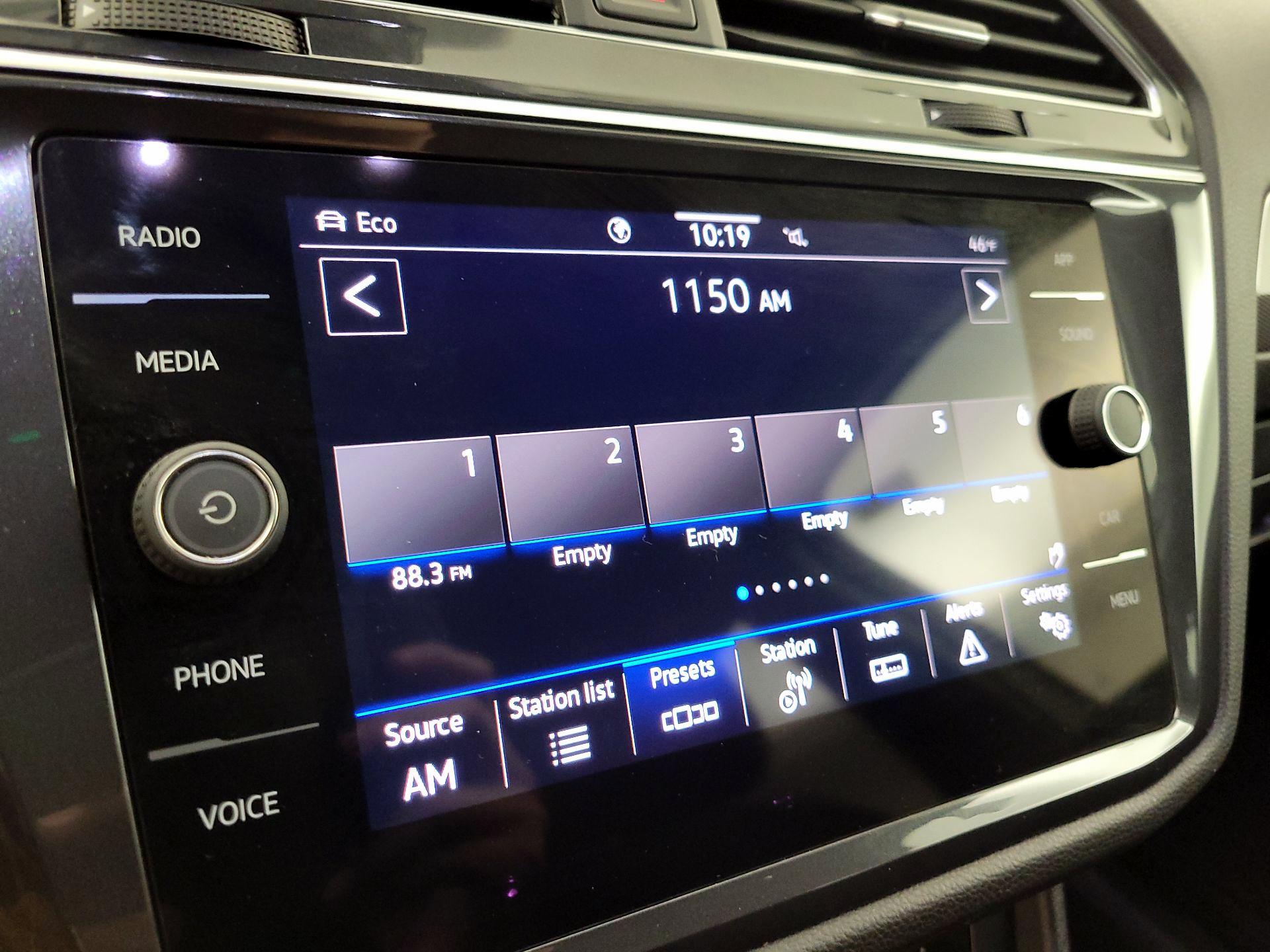 Thumbnail: 2022 Volkswagen Tiguan - 15