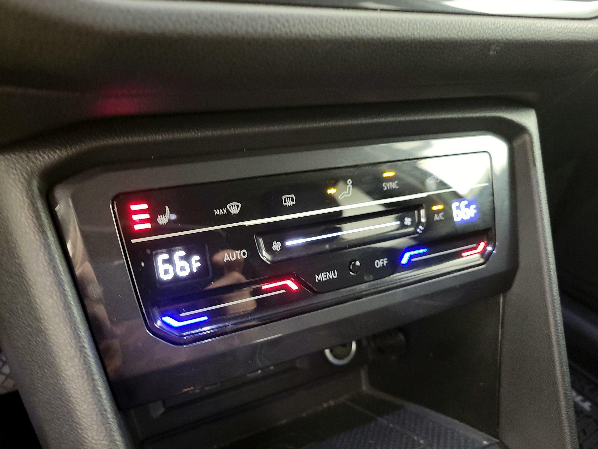 Thumbnail: 2022 Volkswagen Tiguan - 16