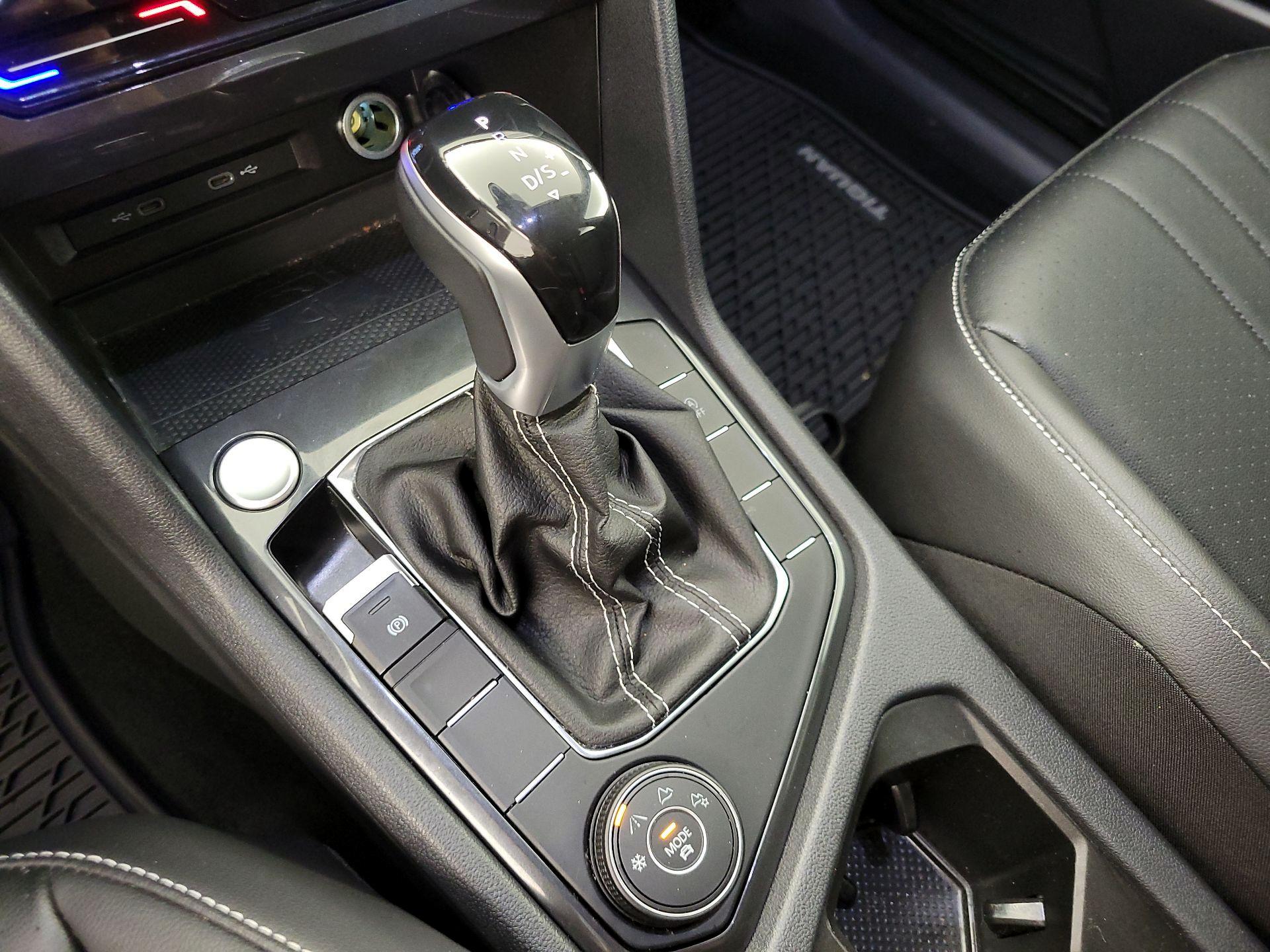 Thumbnail: 2022 Volkswagen Tiguan - 17