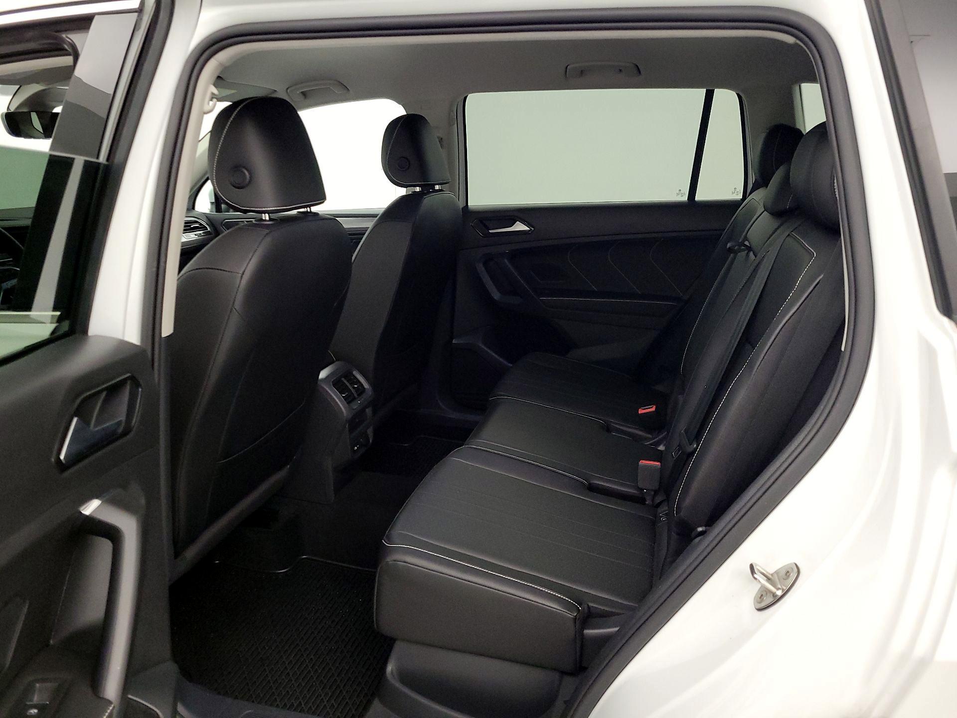 Thumbnail: 2022 Volkswagen Tiguan - 19