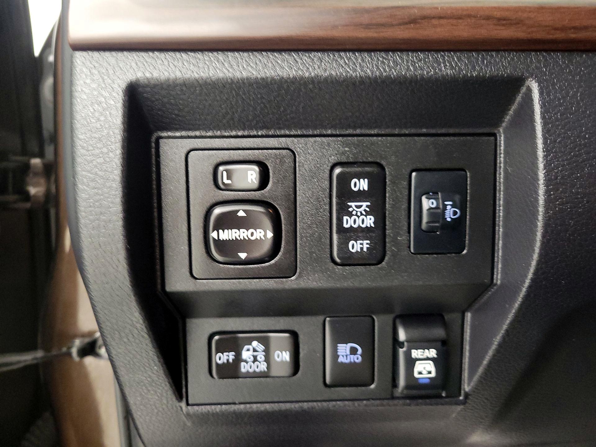 Thumbnail: 2021 Toyota Tundra - 13