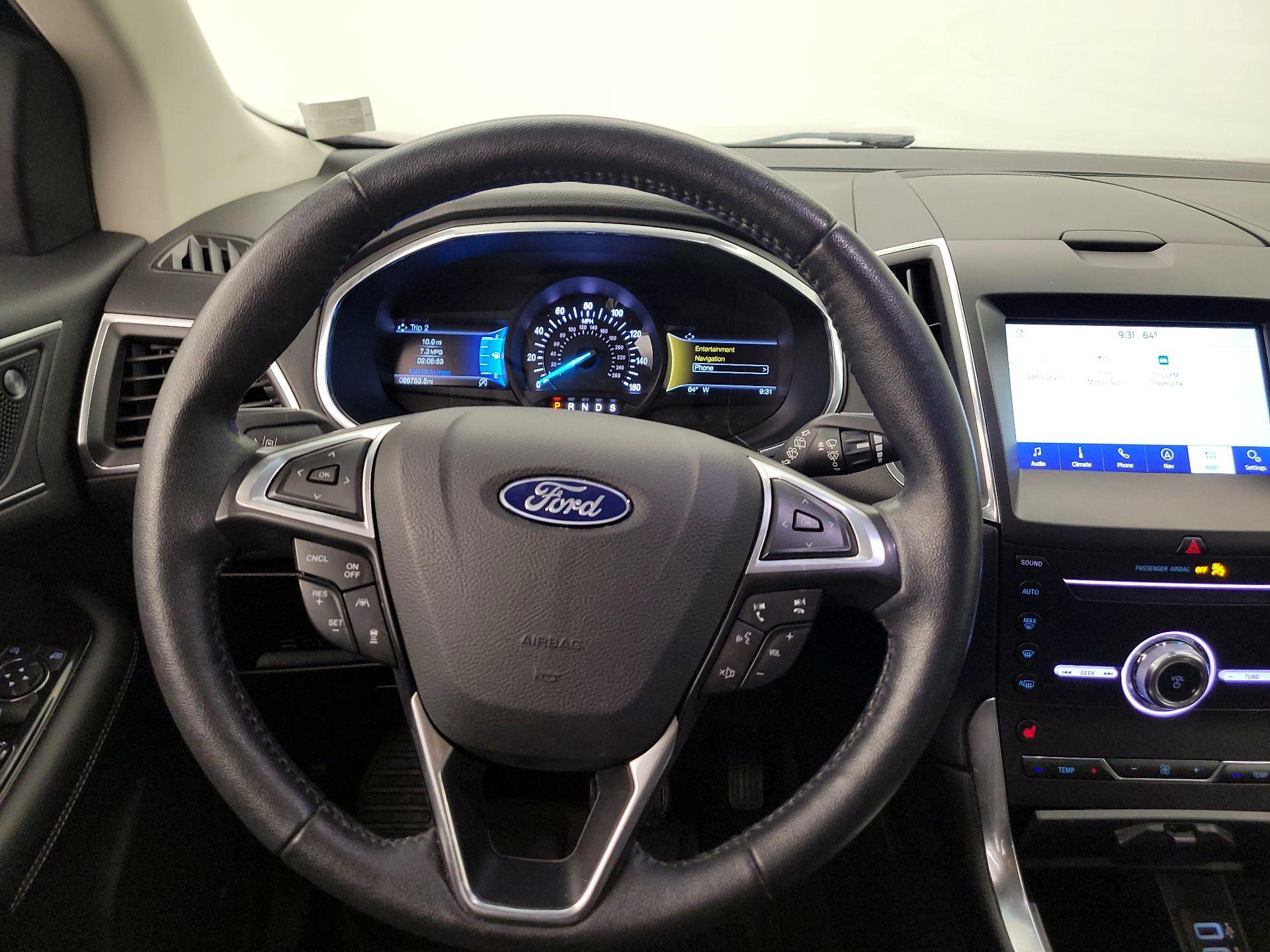 Thumbnail: 2019 Ford Edge - 10