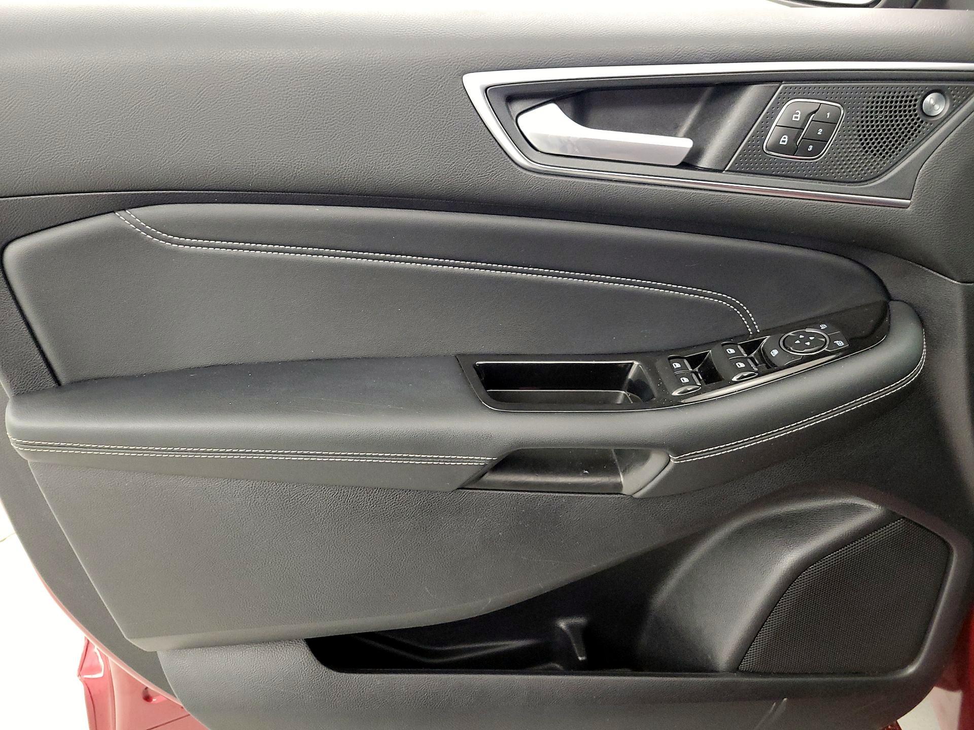 Thumbnail: 2019 Ford Edge - 12