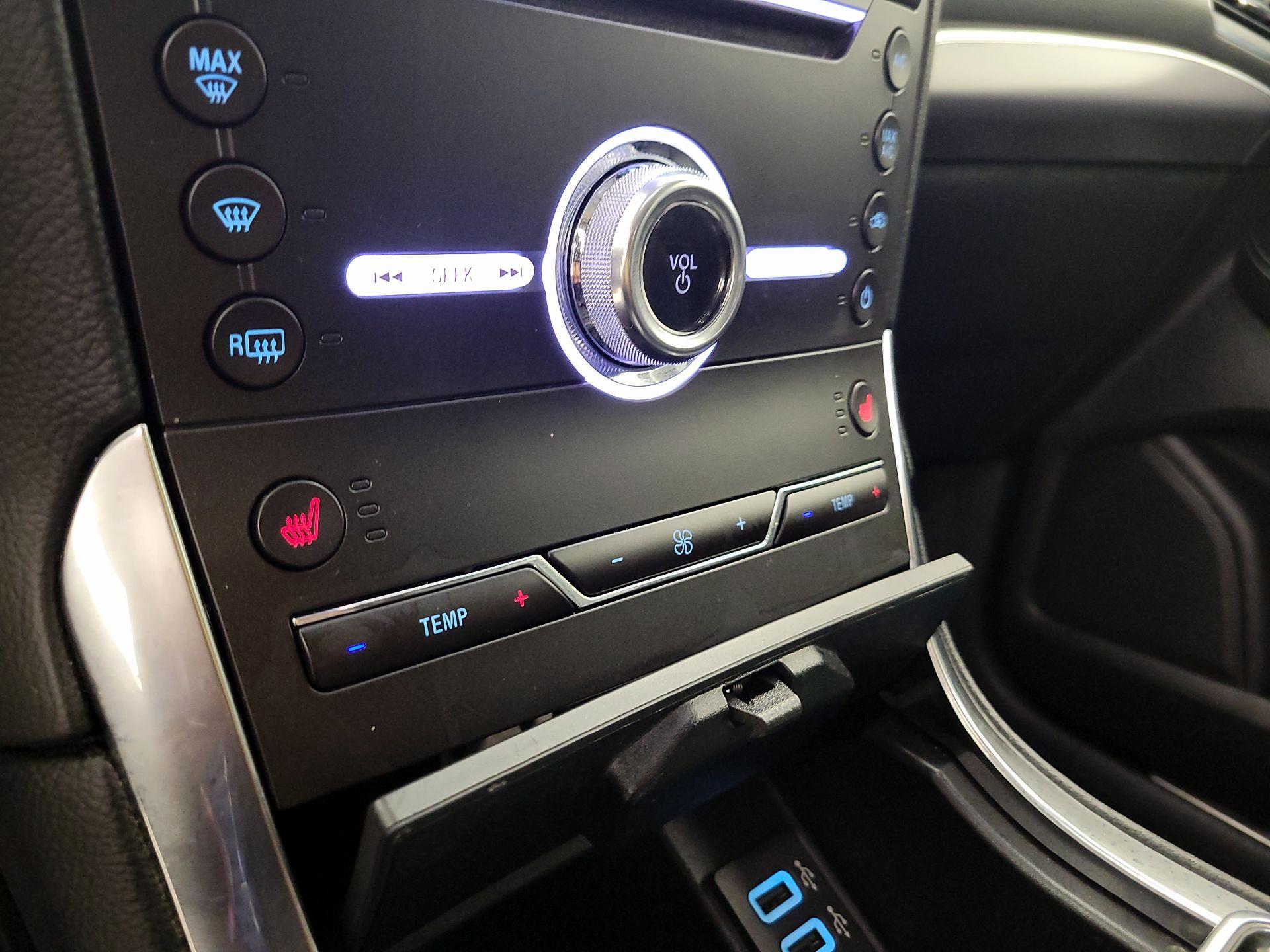 Thumbnail: 2019 Ford Edge - 16