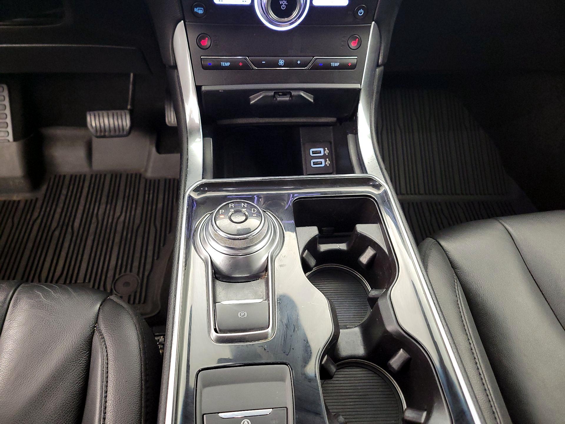 Thumbnail: 2019 Ford Edge - 17