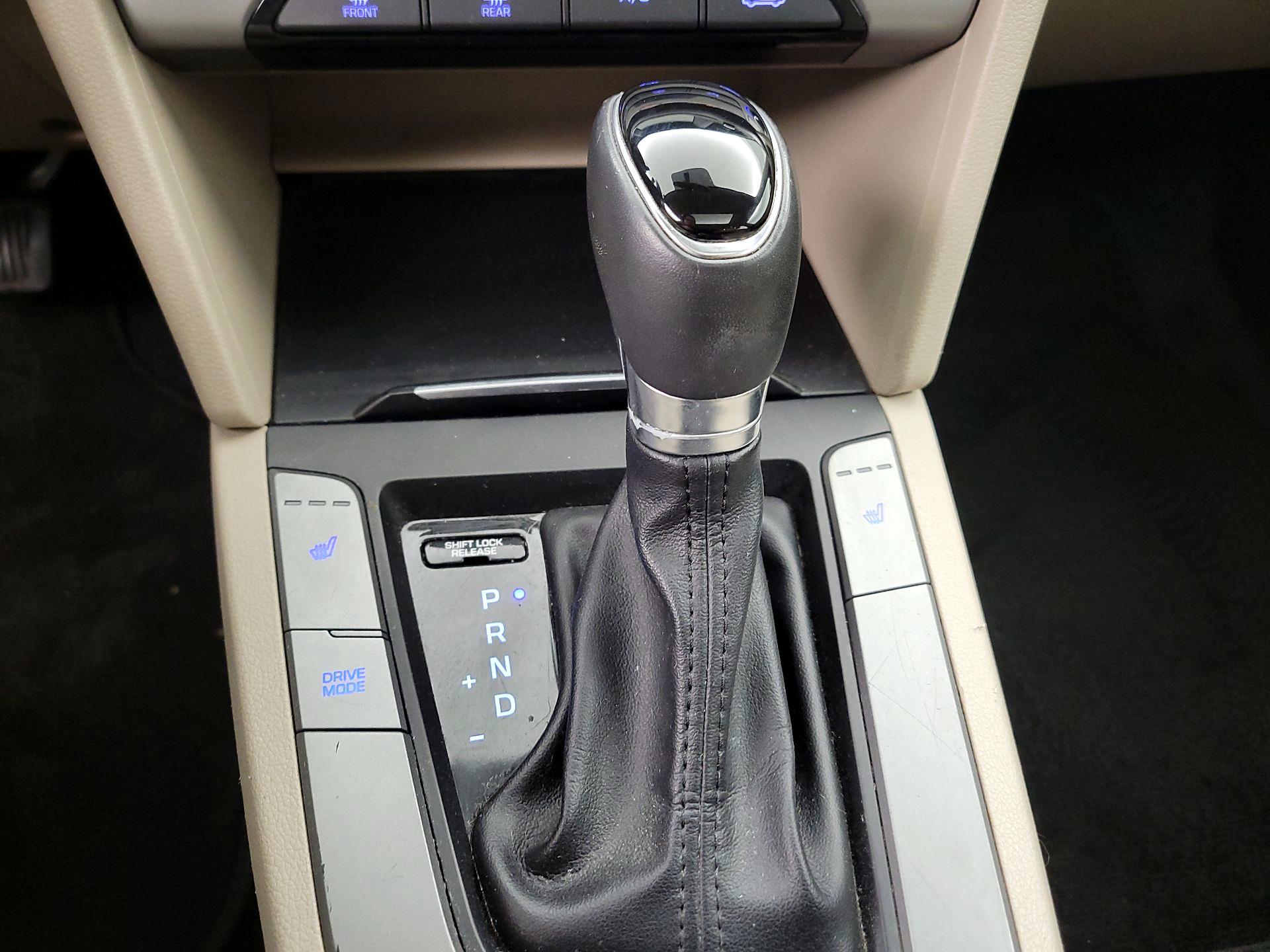 Thumbnail: 2017 Hyundai Elantra - 17